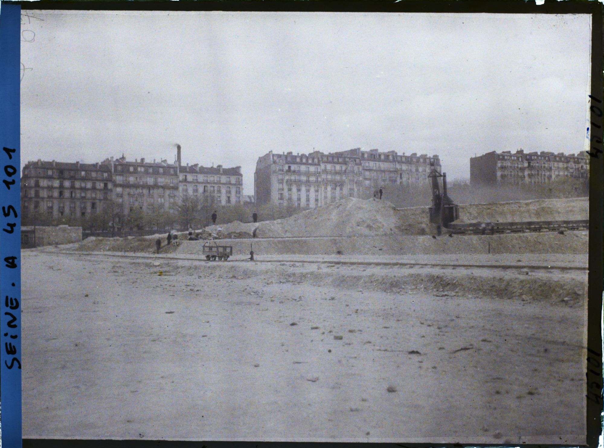Image représentant Démolition des anciennes fortifications à la porte de Versailles, boulevard Victor et boulevard Lefebvre