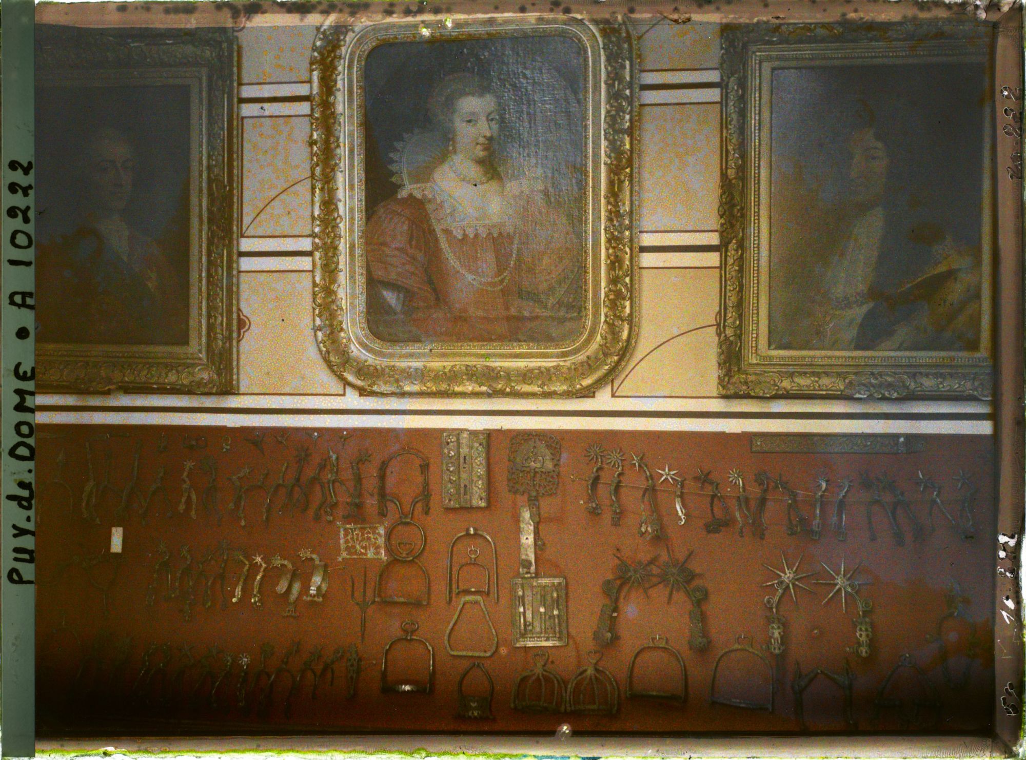 Image représentant France, La Grange Fort, Collection d'étriers