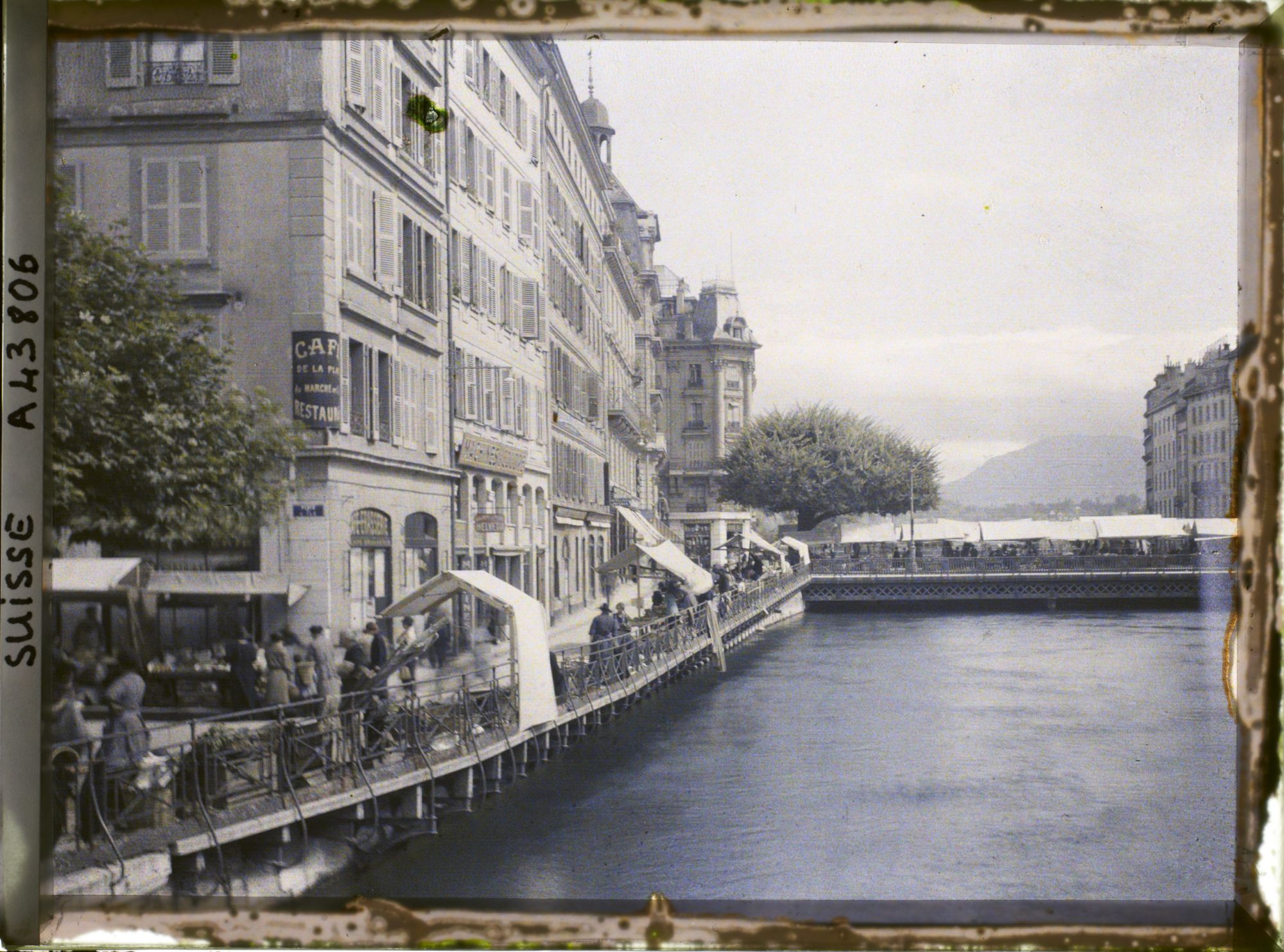 Image représentant Le marché le long du quai Turrettini
