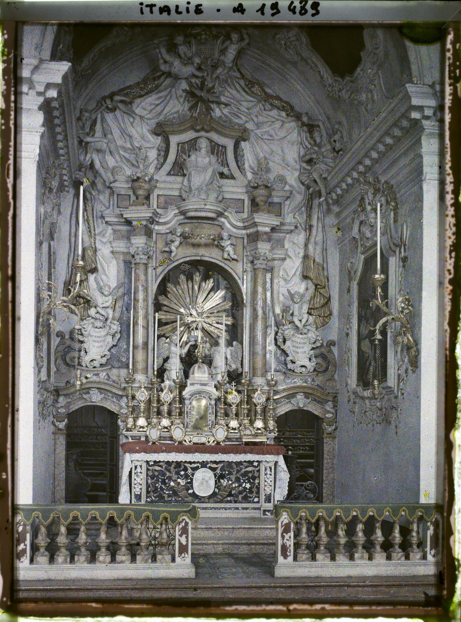 Image représentant Autel de l'église des Santi Siro e Libera