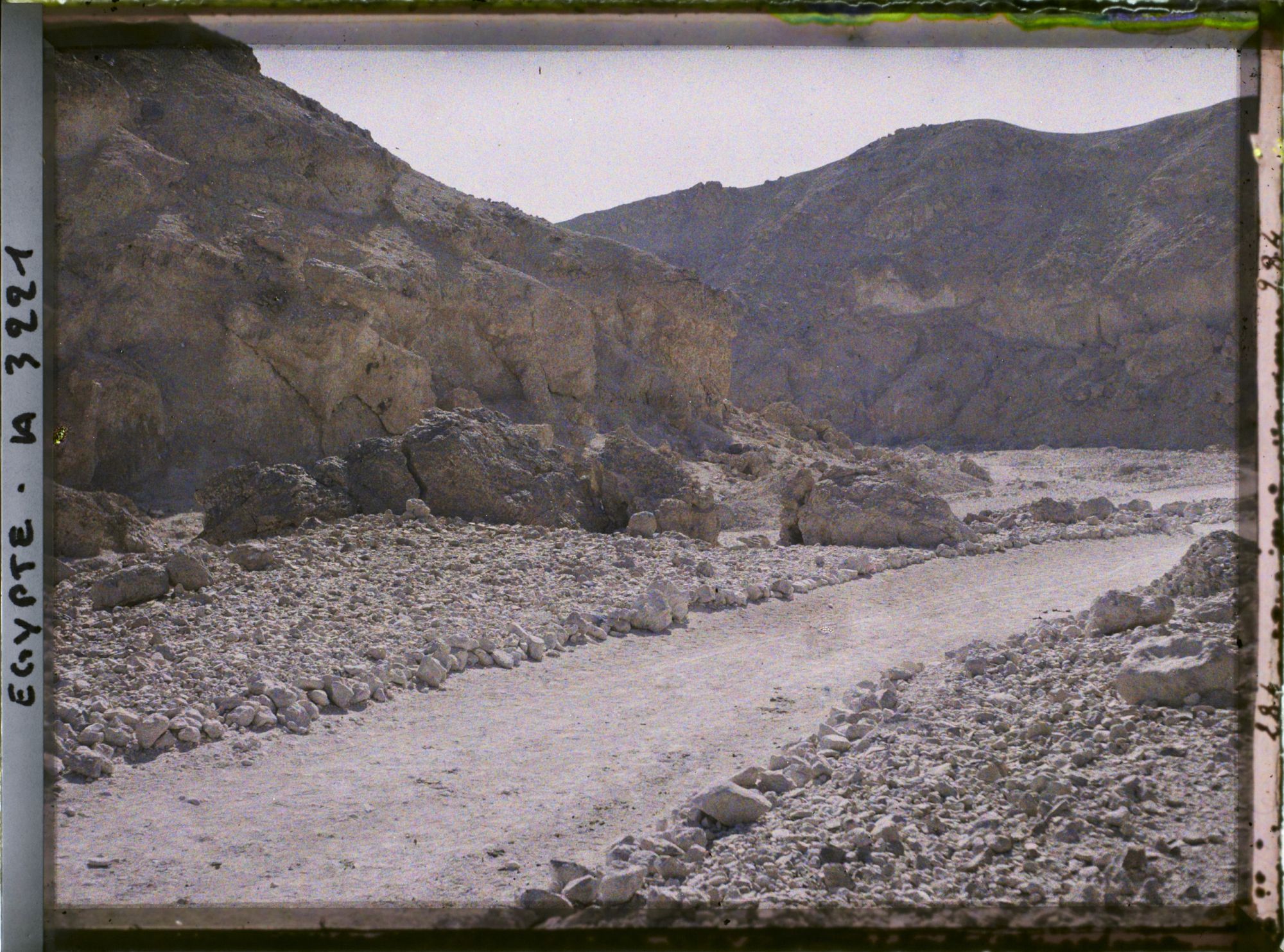 Image représentant Sur la route des tombeaux des Rois
