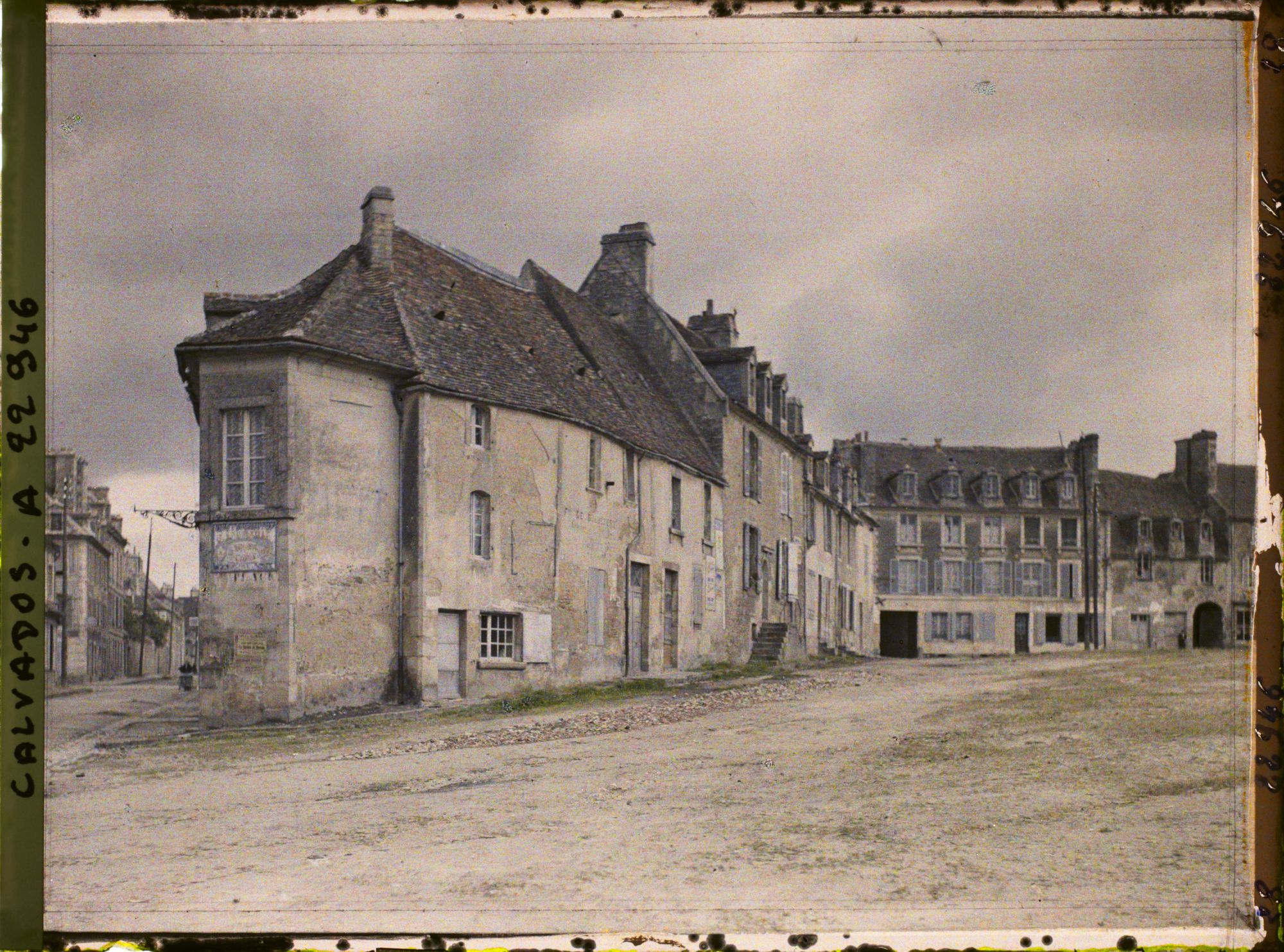 Image représentant Un coin de la place de la Reine Mathilde