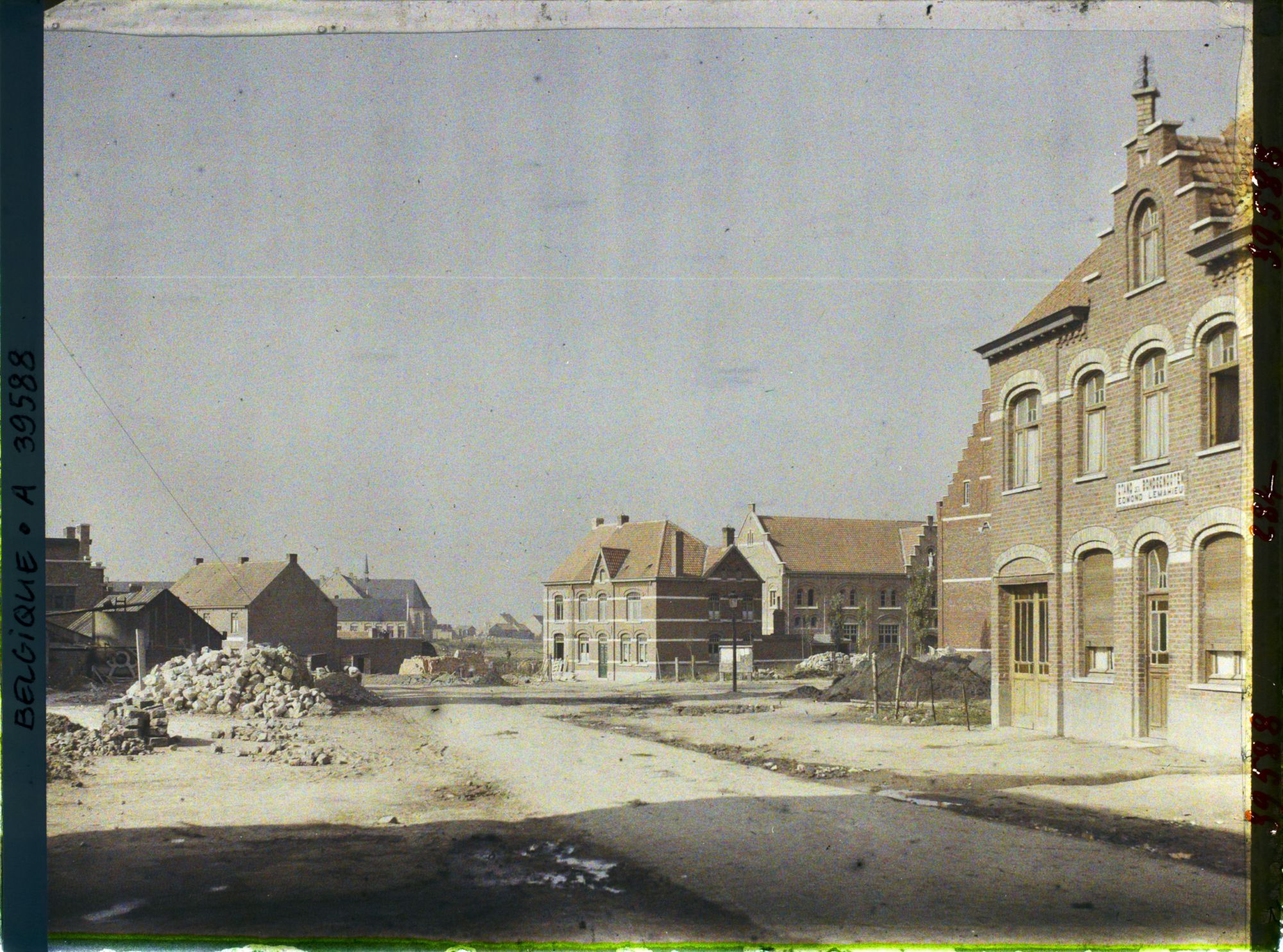 Image représentant Belgique, Zonnebeke, Reconstruction