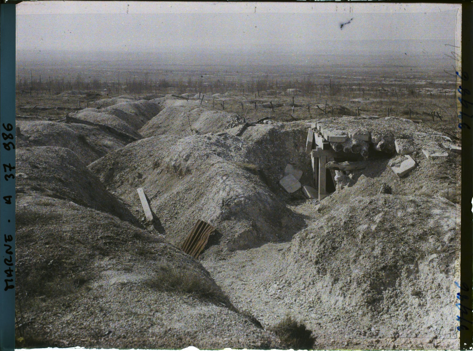 Image représentant France, Mont Cornillet, Pente Sud ; Grande tranchée Allemande