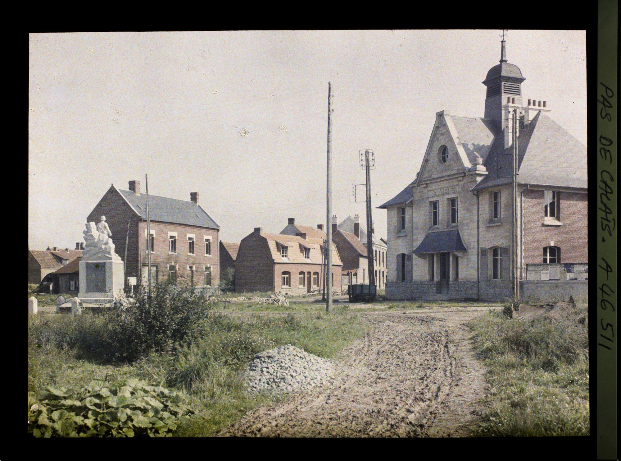 Image représentant France, Neuville-St-Vaast, Nouvelle Mairie et nouvelles Maisons