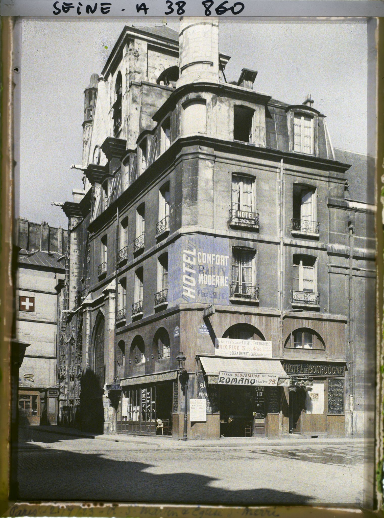 Image représentant L'angle des rues de la Verrerie et Saint-Martin et l'église Saint-Merri