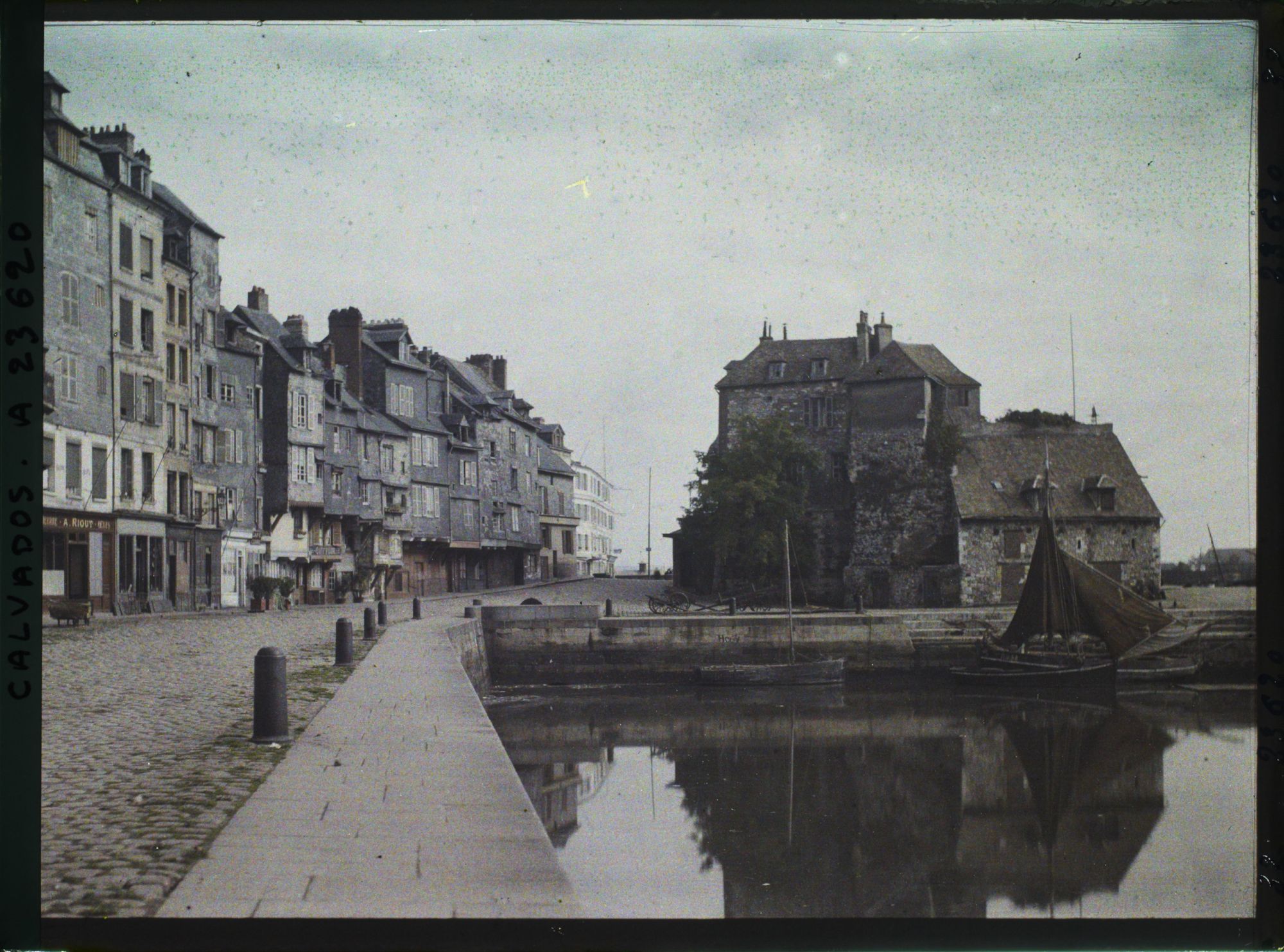 Image représentant Un coin du quai Sainte-Catherine