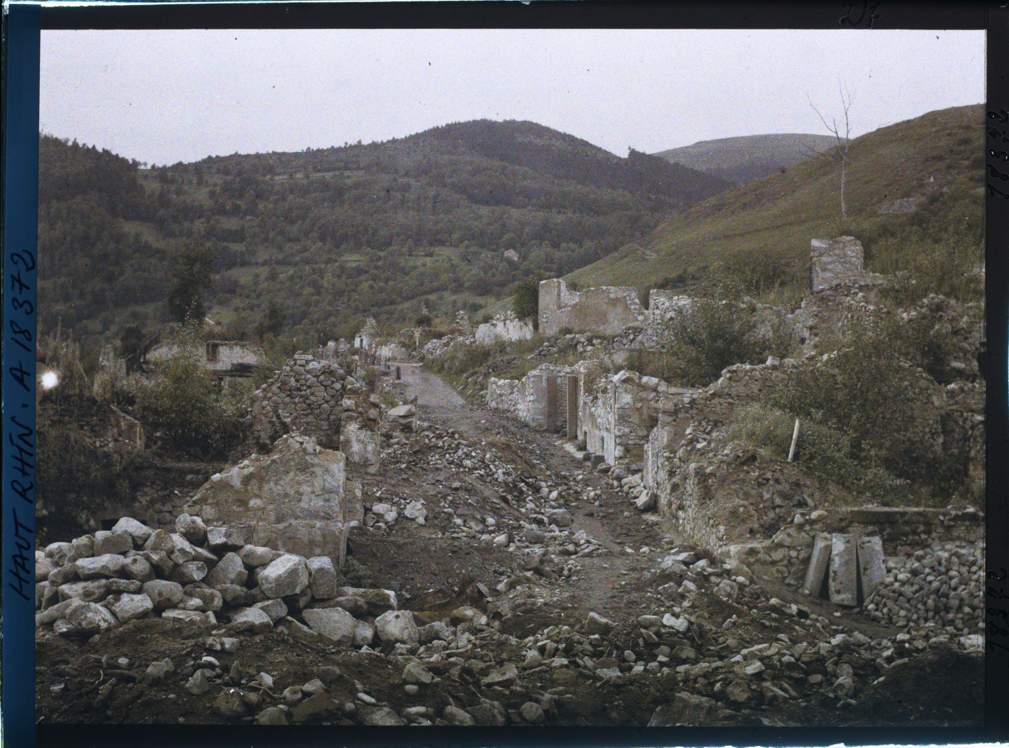 Image représentant France, Muhlbach, Ruines : Ce qui reste d'une rue