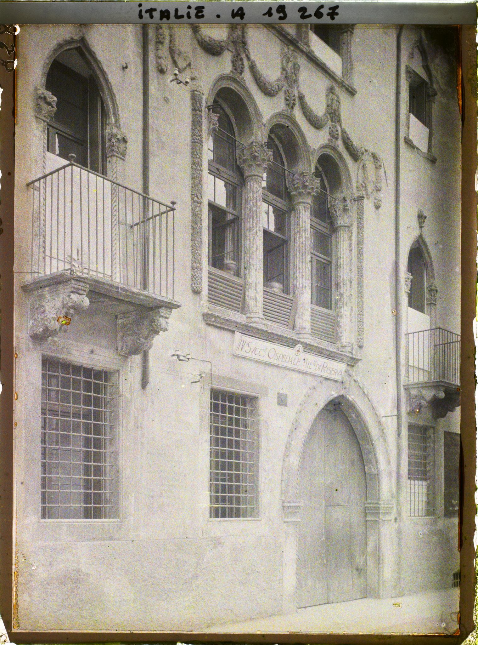 Image représentant Palais Squarzi rue des Saints apôtres ?