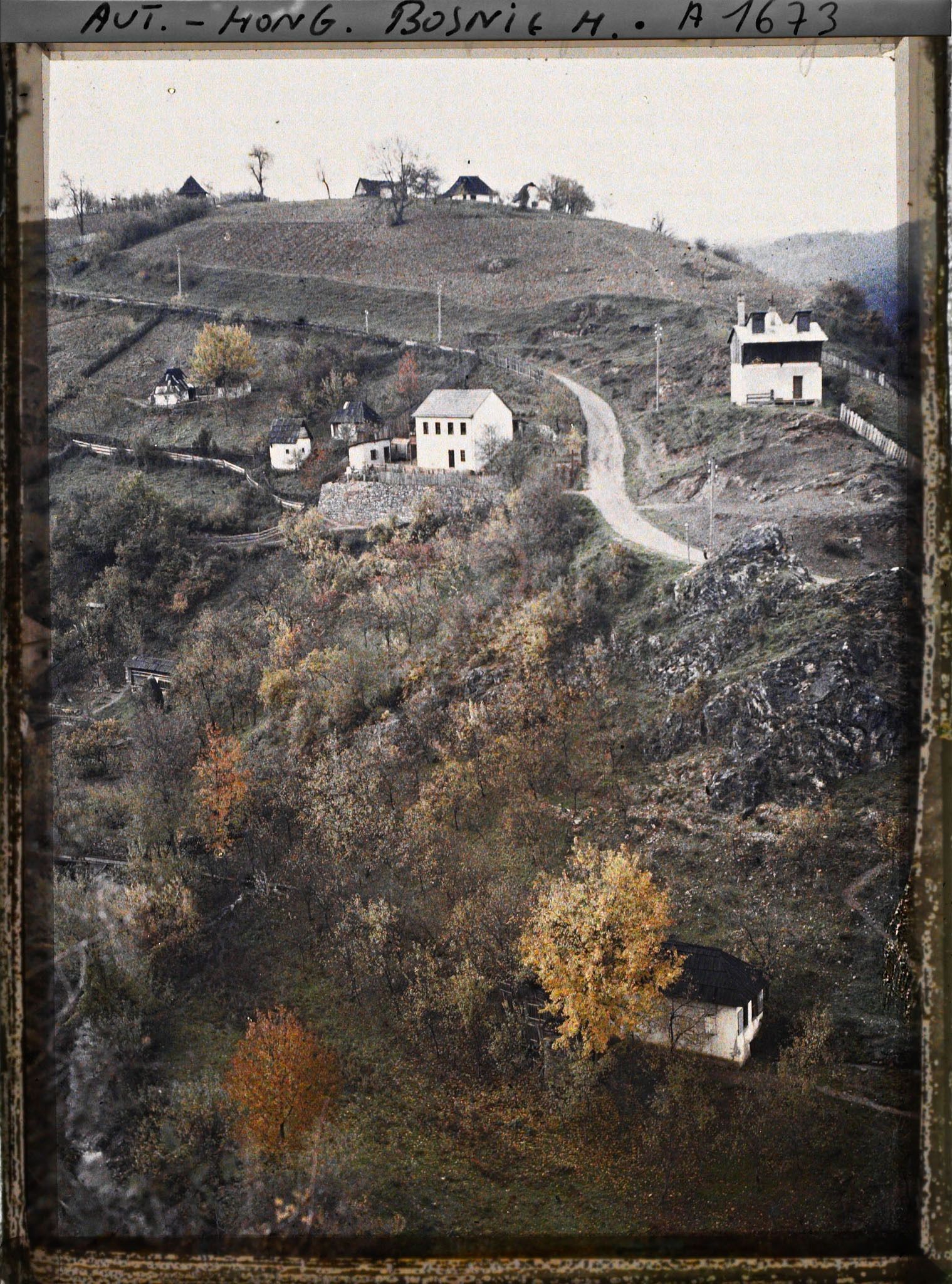 Image représentant Vue prise du Pont, maisons de pierre et maisons de bois