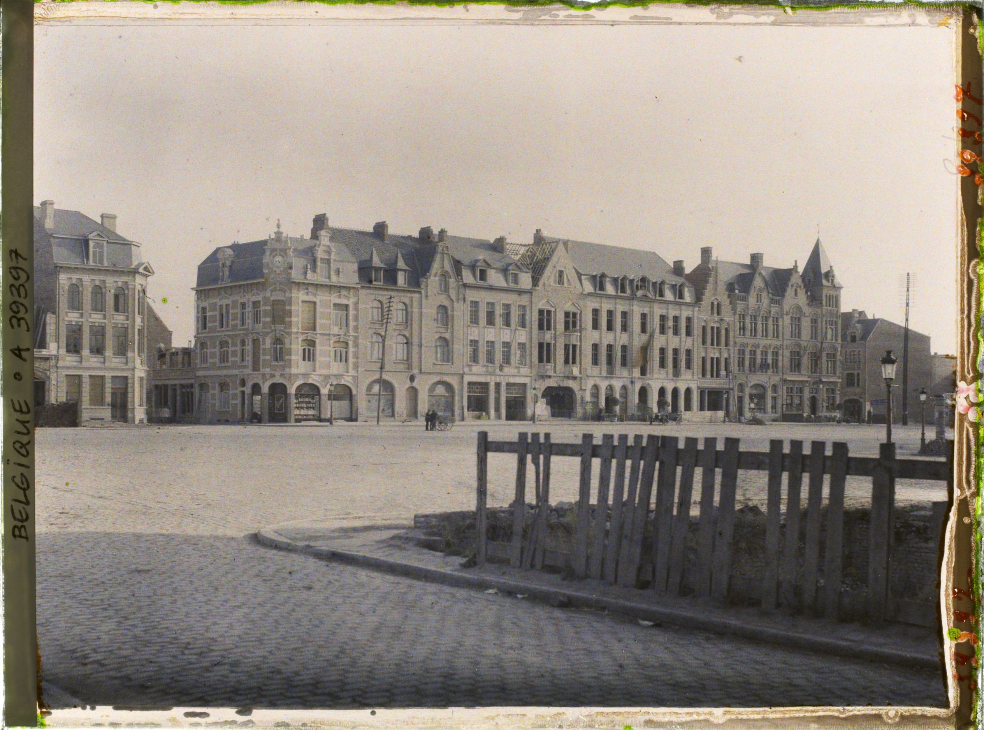 Image représentant Belgique, Ypres, Grande Place partie Nord