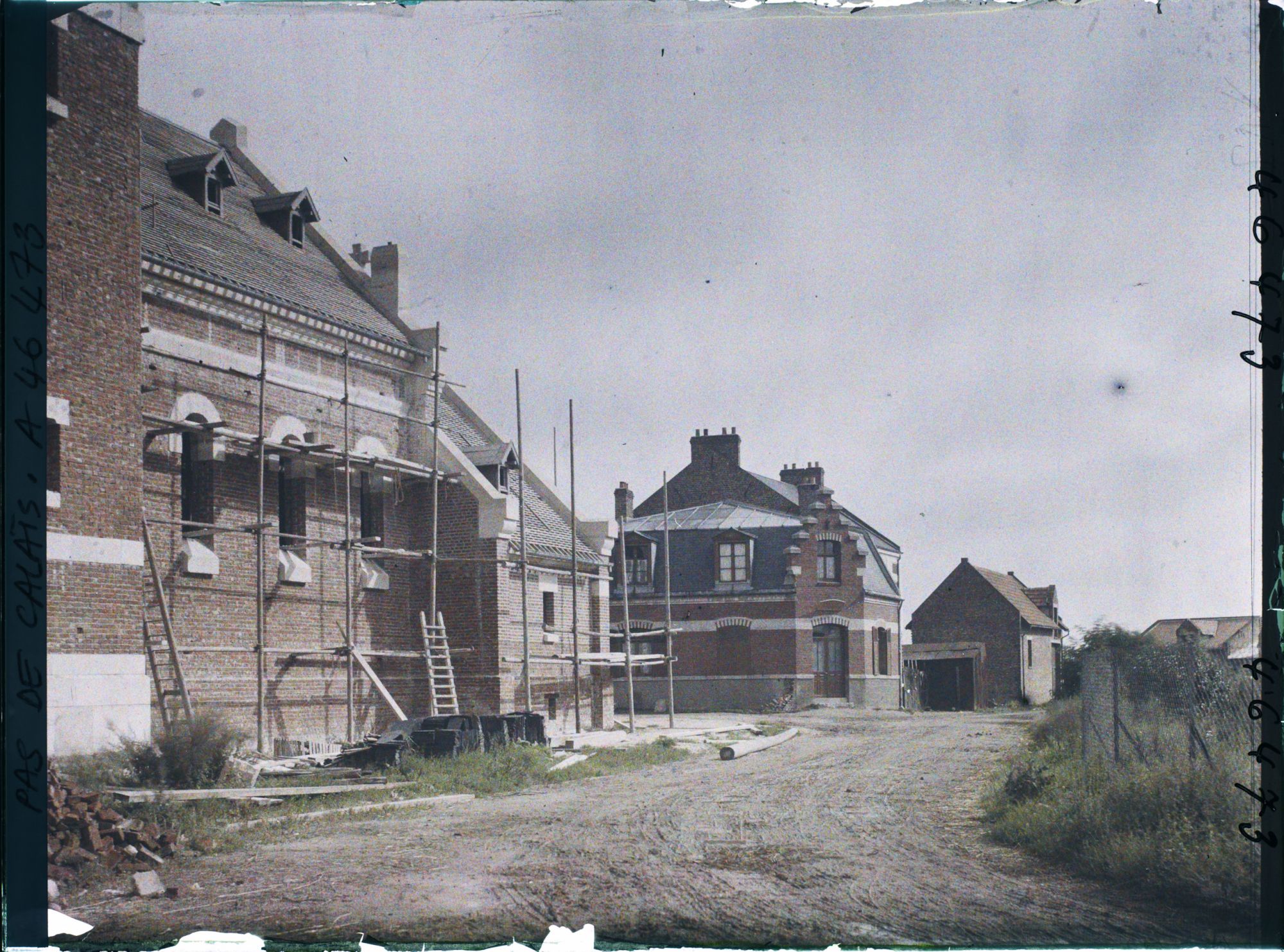 Image représentant France, Ecurie, Aspect de la rue centrale