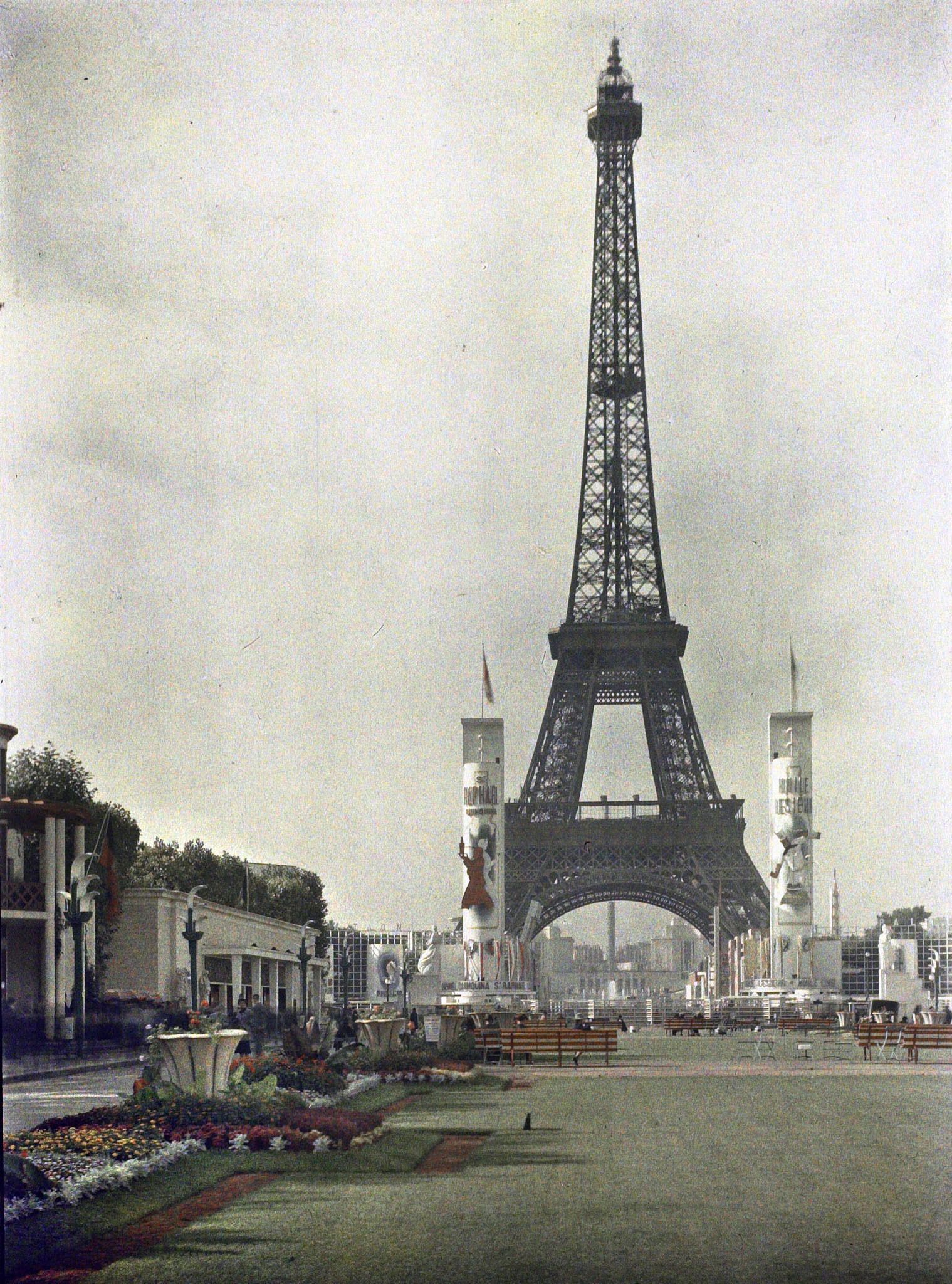 Image représentant L'Exposition internationale, les jardins du Champ-de-Mars