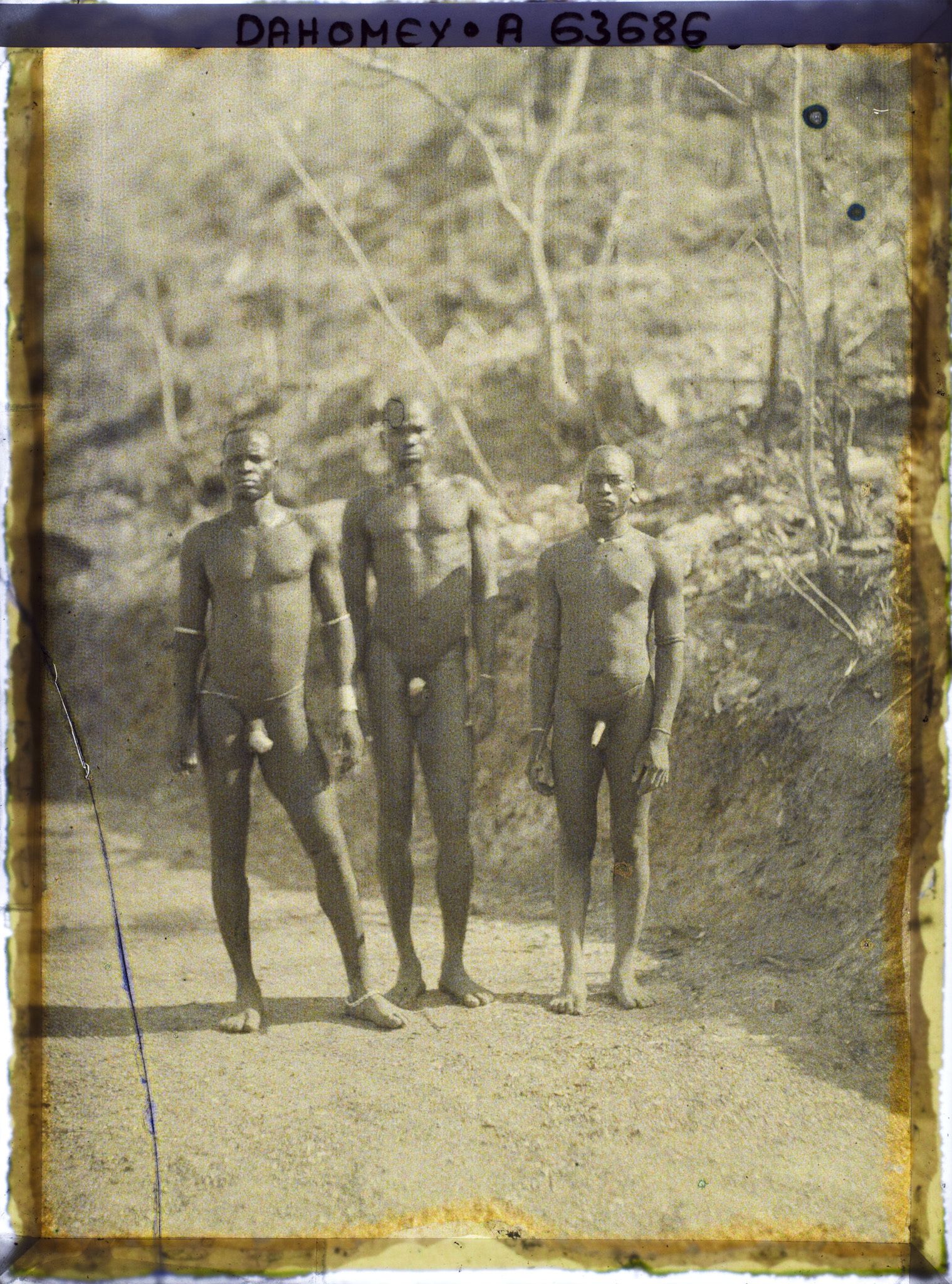 Image représentant Trois hommes somba