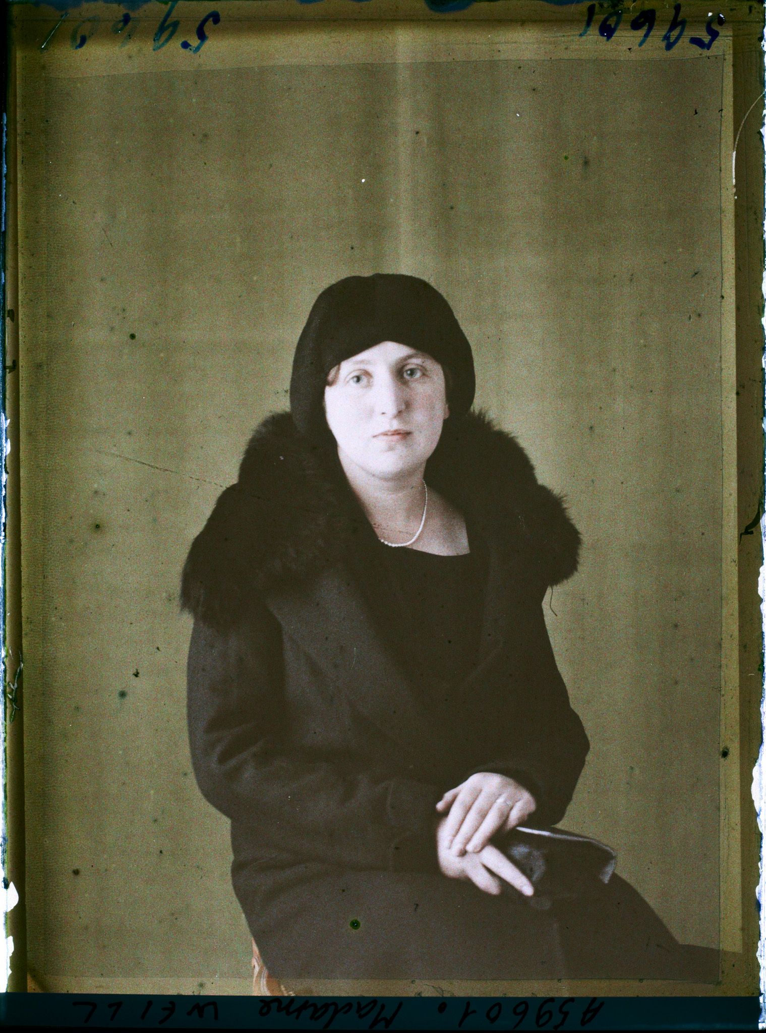 Image représentant https://musee-albert-kahn.s-museum.fr/home/NWQ2OTAwYzNmYjZlZTk1ZWQwODJmMjY4L2dlbmVyaWMtbm90aWNlLXRhYi9hdXRob3JpdHkvNjE3YTc5ZjVjZjhiODk2OGIzMzM3ZDIx/5d6900c3fb6ee95ed082f268/generic-notice-tab/authority/617a79ebcf8b8968b3337a7b Madame Weill