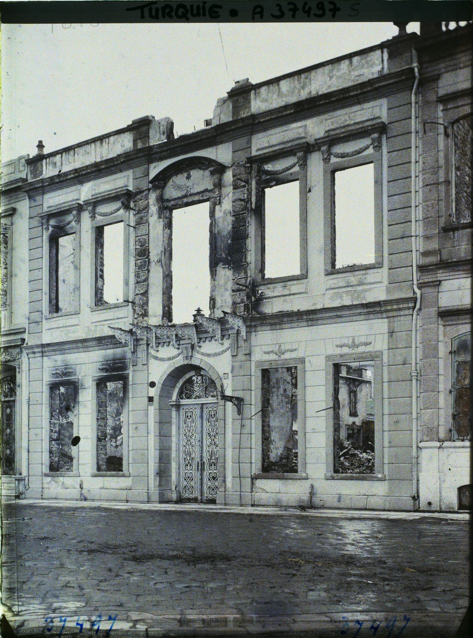Image représentant Turquie, Smyrne, Ruines de la Banque d'Athènes