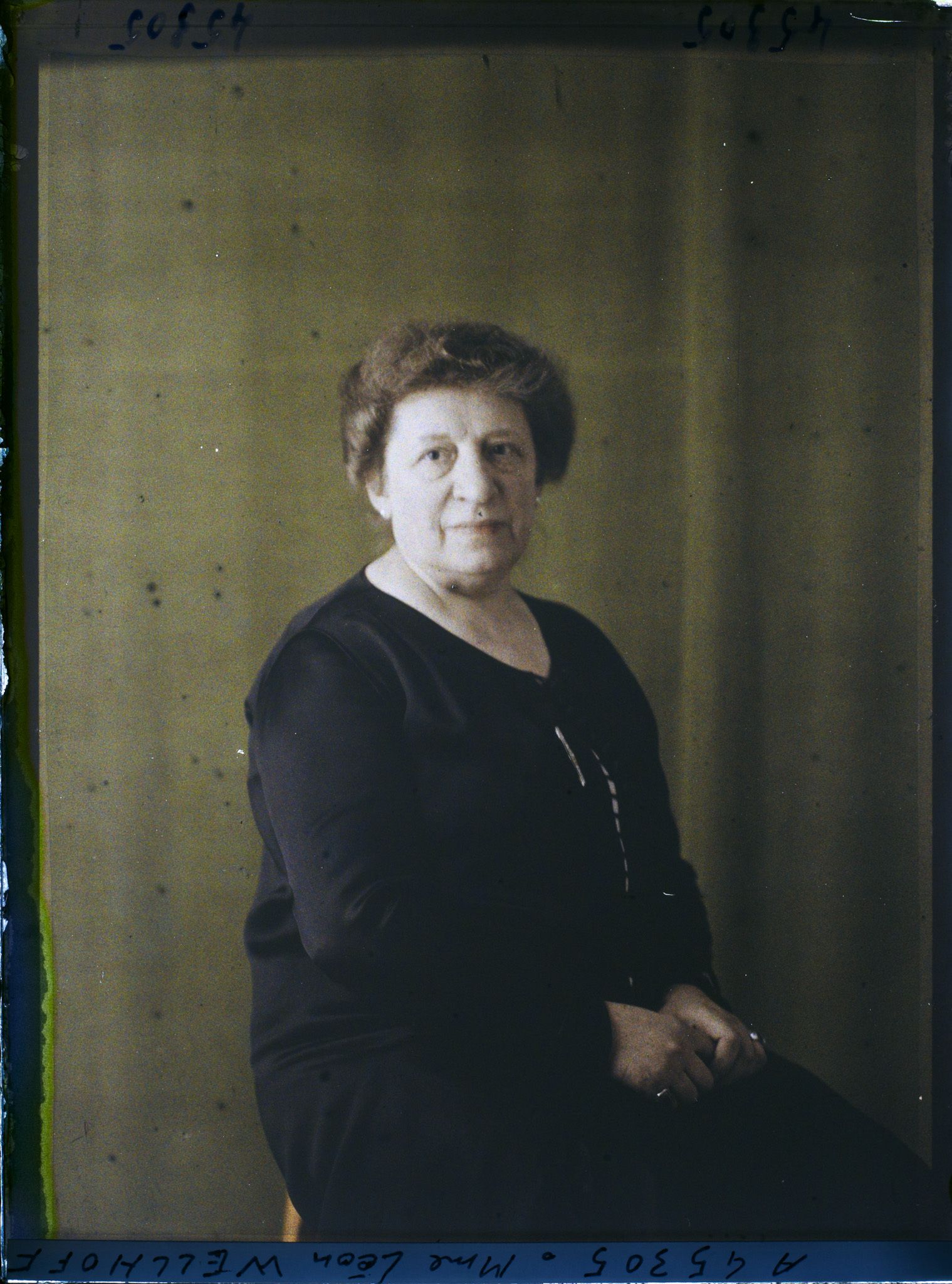 Image représentant https://musee-albert-kahn.s-museum.fr/home/NWQ2OTAwYzNmYjZlZTk1ZWQwODJmMjY4L2dlbmVyaWMtbm90aWNlLXRhYi9hdXRob3JpdHkvNjE3YTc5ZjVjZjhiODk2OGIzMzM3ZDIx/5d6900c3fb6ee95ed082f268/generic-notice-tab/authority/617a79ebcf8b8968b3337a83 Madame Julia Wellhoff