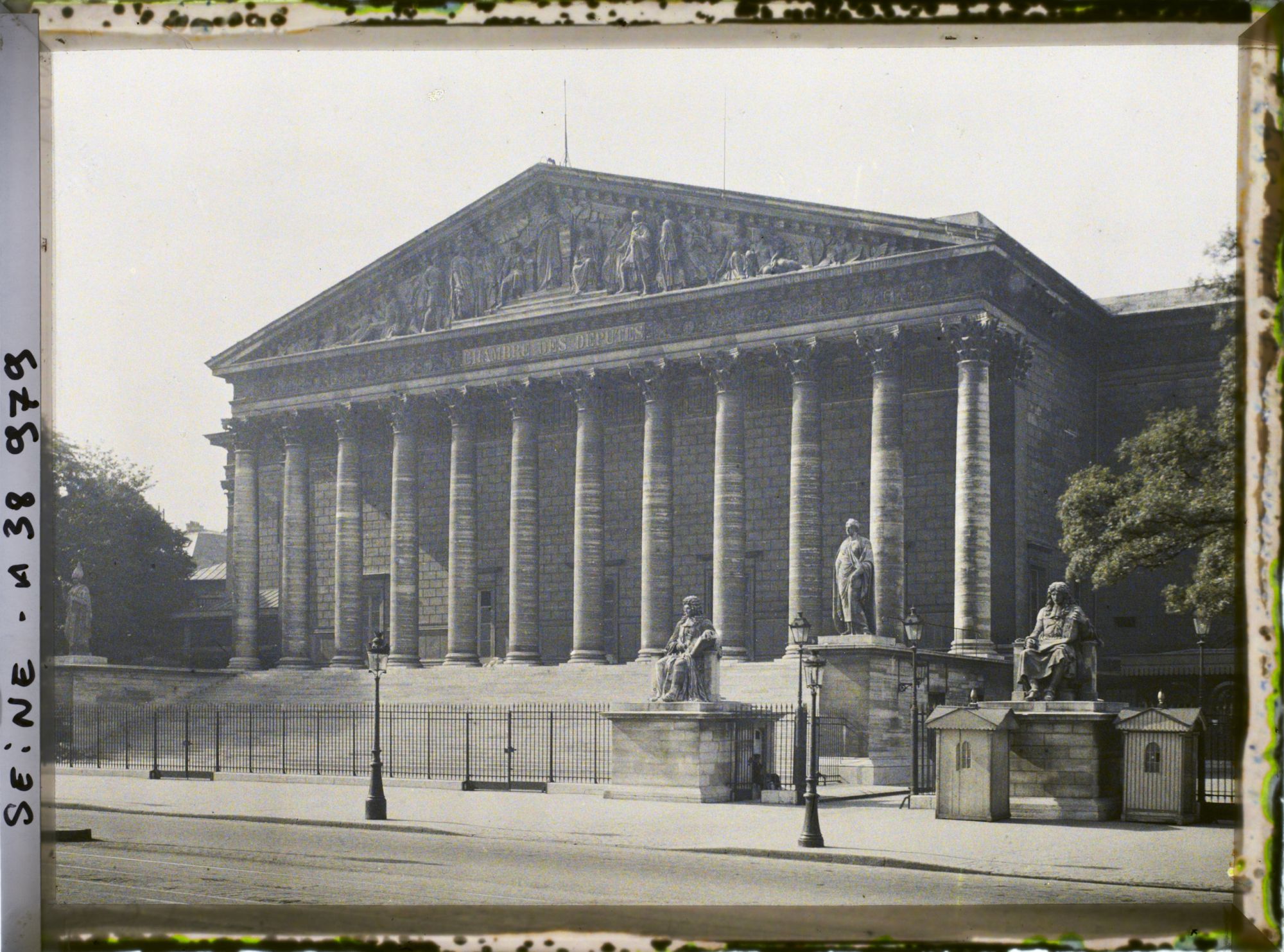 Image représentant Le Palais Bourbon ou Chambre des Députés, actuelle Assemblée nationale