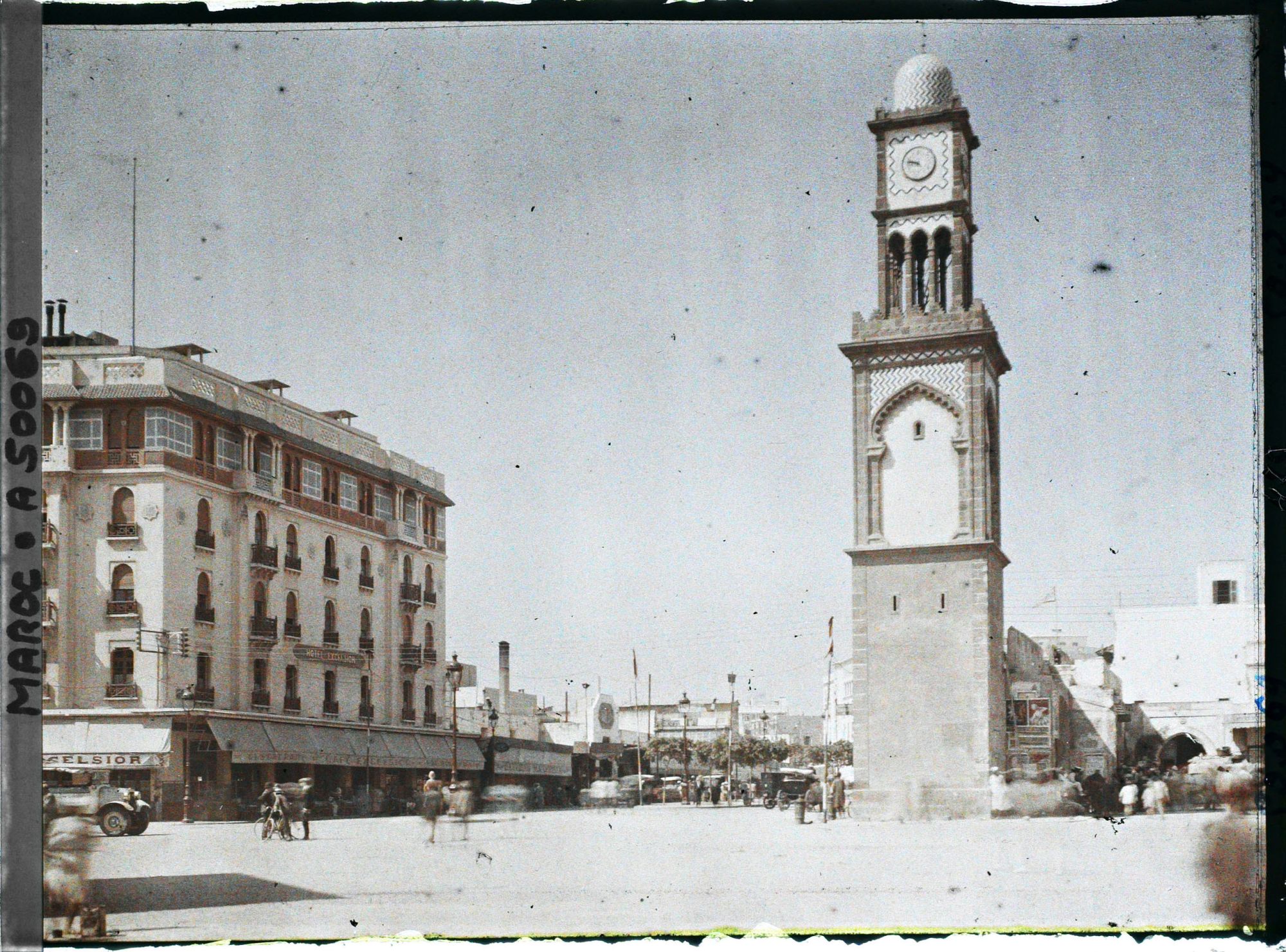 Image représentant La tour de l'Horloge et la place de France