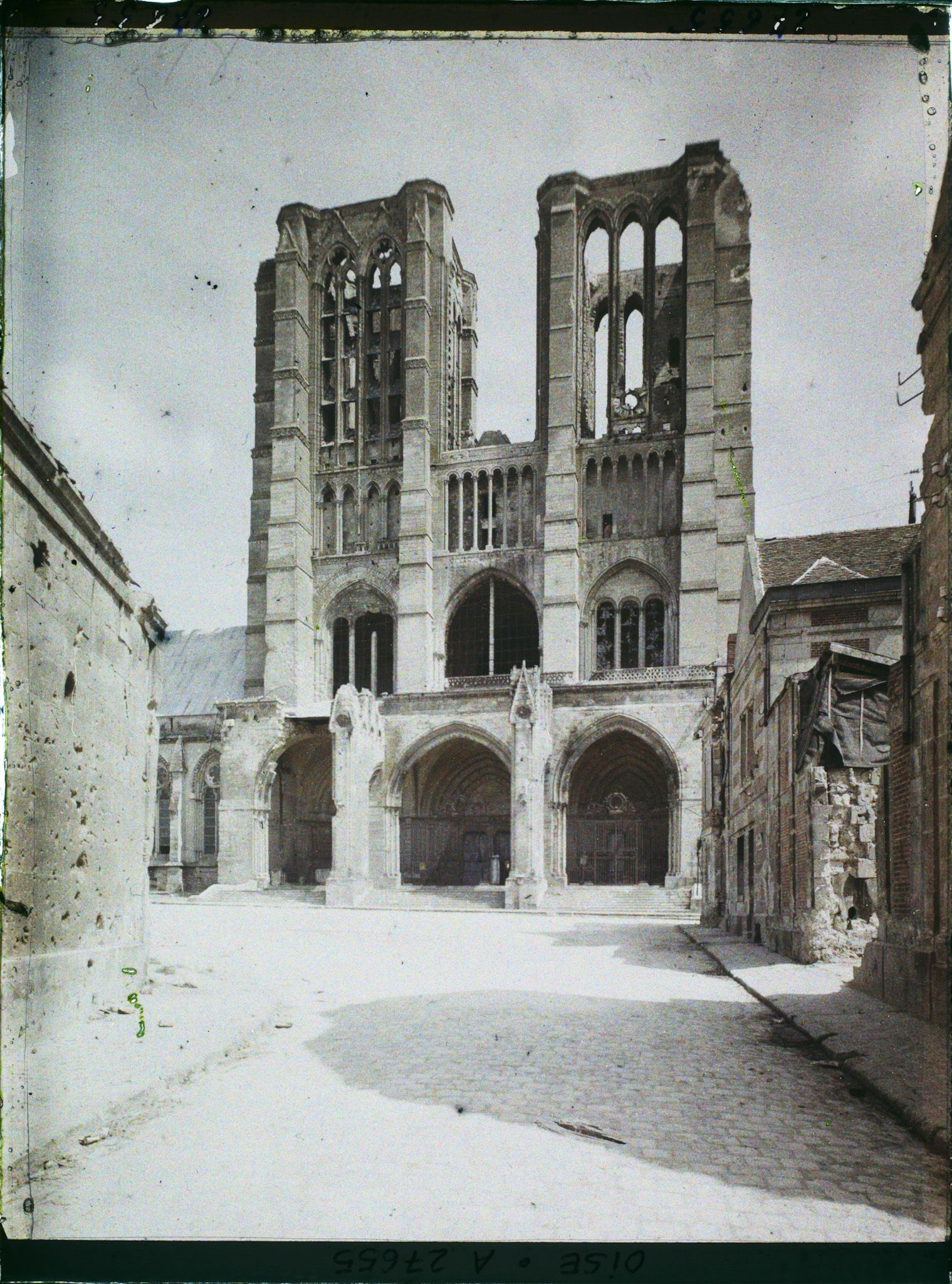 Image représentant France, Noyon, Façade de la Cathédrale