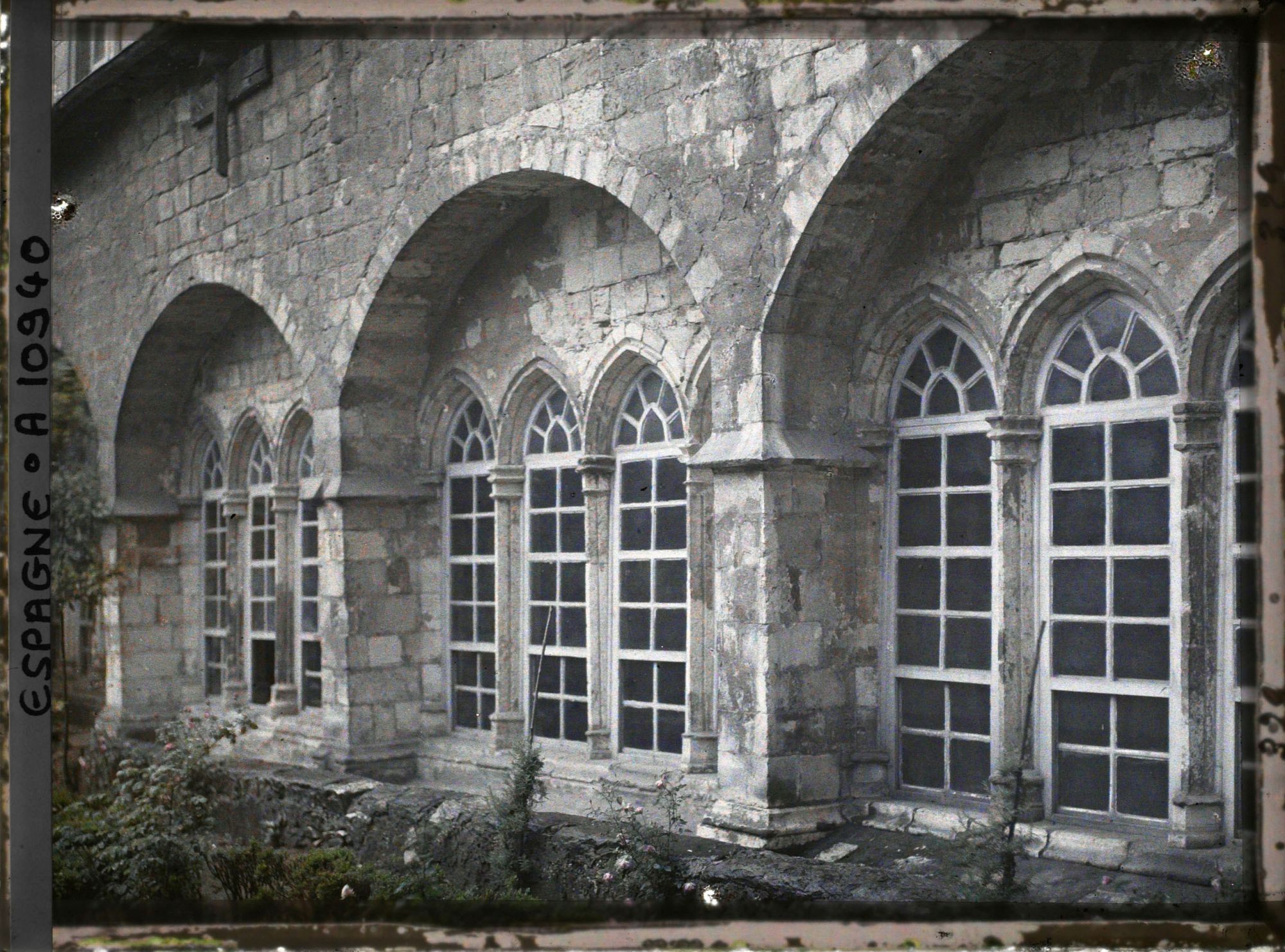 Image représentant Espagne, Santander, Le Jardin du Cloître de la Cathédrale (arcs du XIIIe S.)