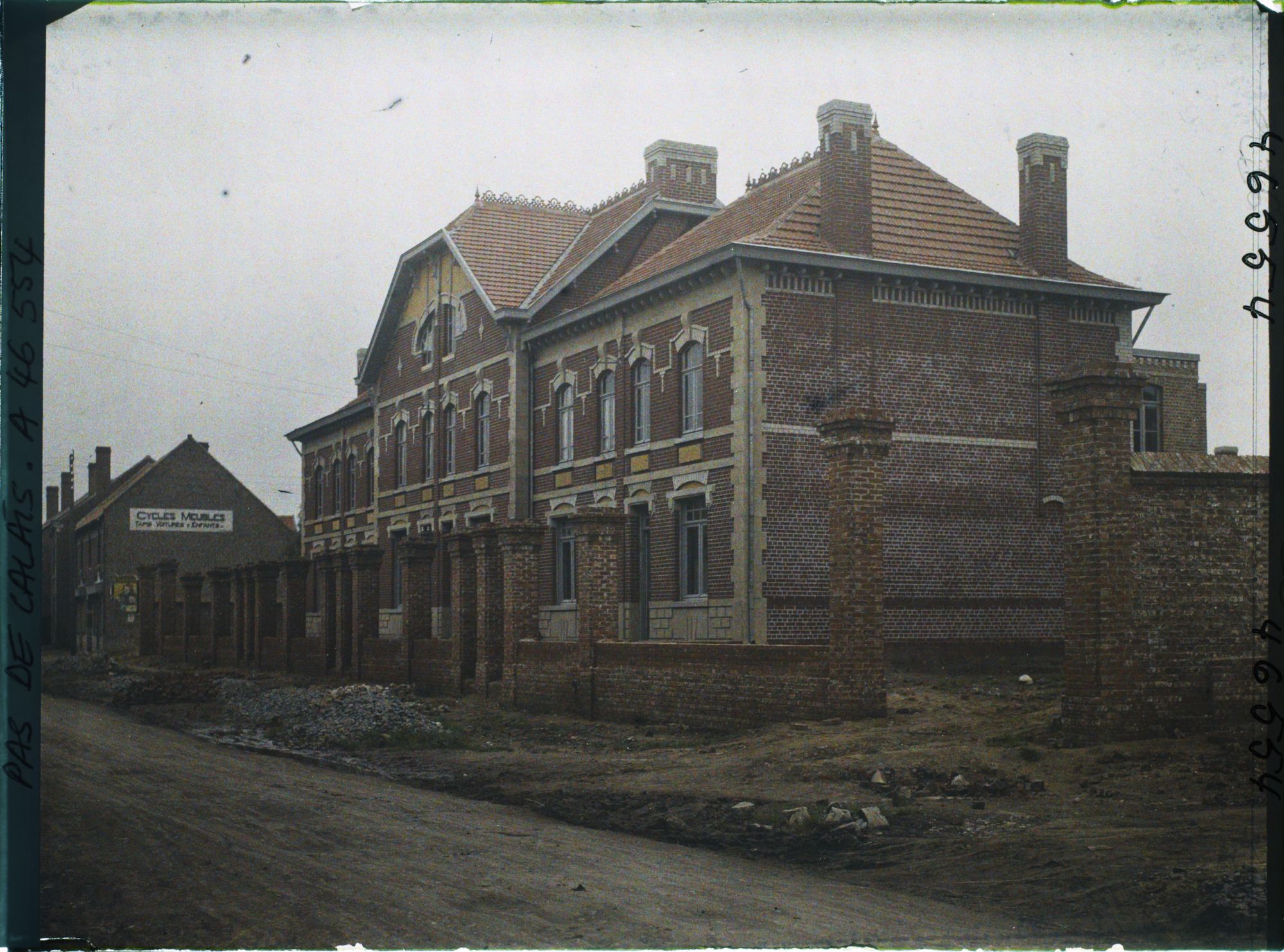 Image représentant France, Angres, Nouvelles Ecoles