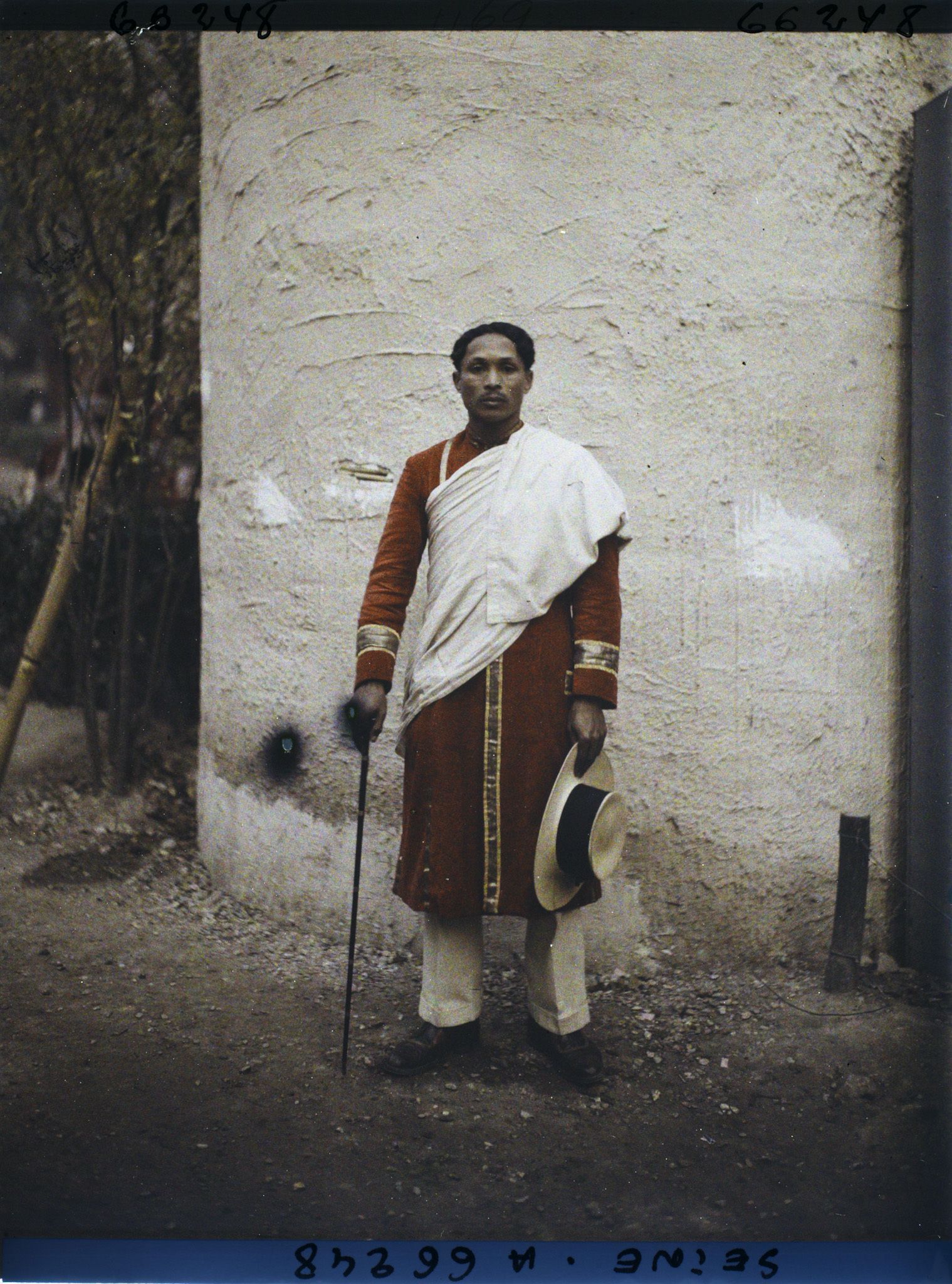 Image représentant L'Exposition Coloniale Internationale de 1931, un chef d'orchestre hova
