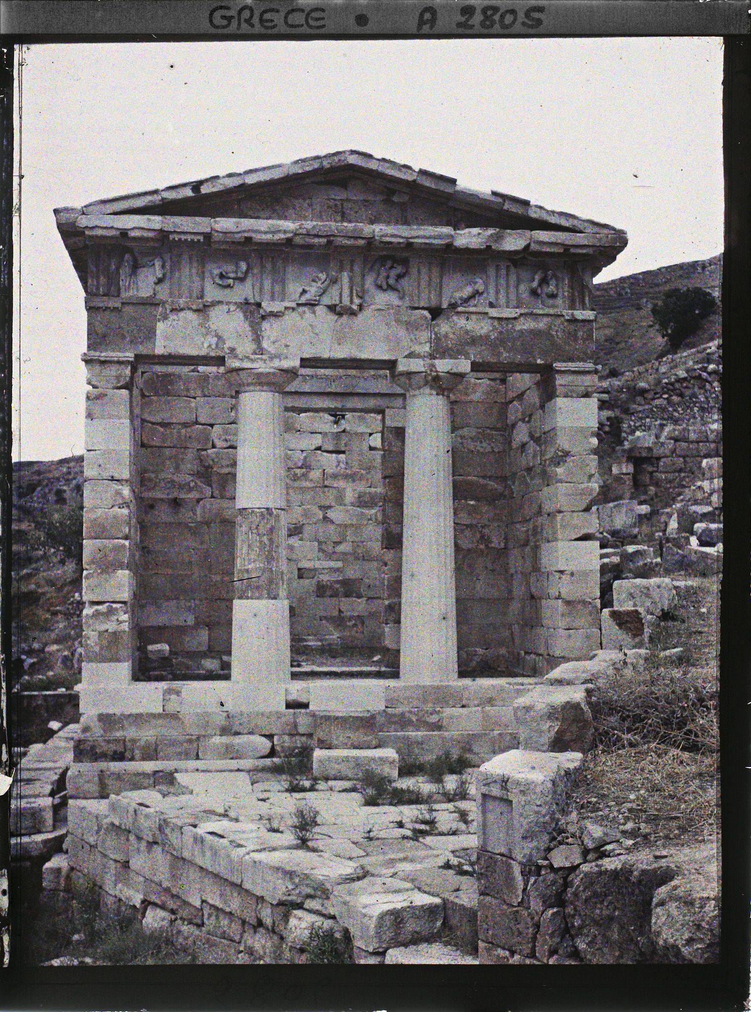 Image représentant Sanctuaire d'Apollon. L'édifice du Trésor des Athéniens