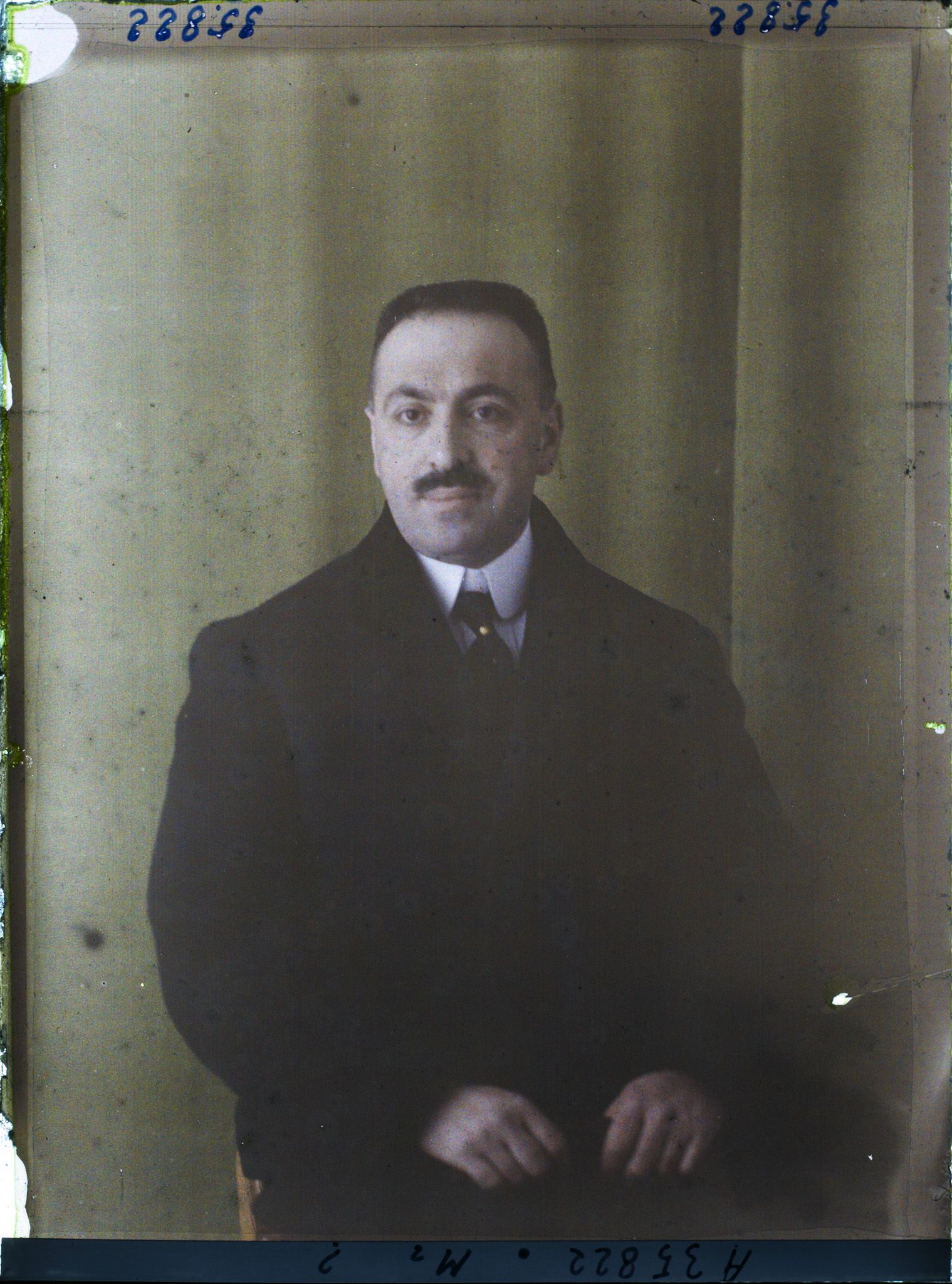 Image représentant https://musee-albert-kahn.s-museum.fr/home/NWQ2OTAwYzNmYjZlZTk1ZWQwODJmMjY4L2dlbmVyaWMtbm90aWNlLXRhYi9hdXRob3JpdHkvNjE3YTc5ZjVjZjhiODk2OGIzMzM3ZDIx/5d6900c3fb6ee95ed082f268/generic-notice-tab/authority/617a79ebcf8b8968b3336713 Mouslihouddine Adil