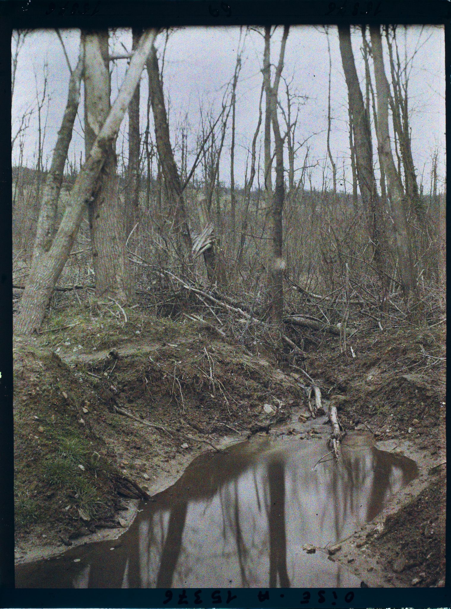 Image représentant France, Thiescourt, Guerre : Conservation de la hauteur de la Croix St Aubin, où se trouvent des Cassières transformées en