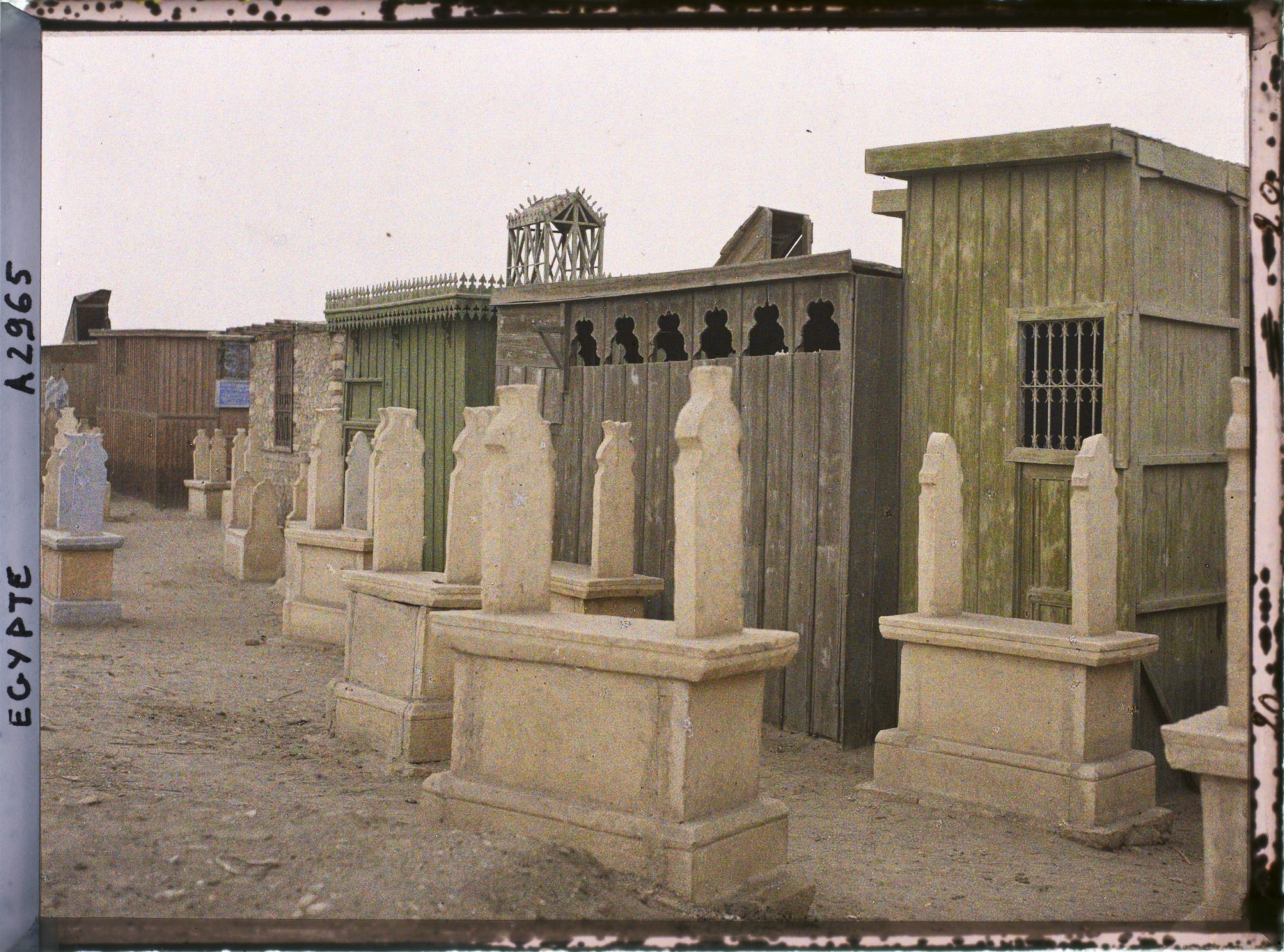 Image représentant Cimetière aux abords de la ville