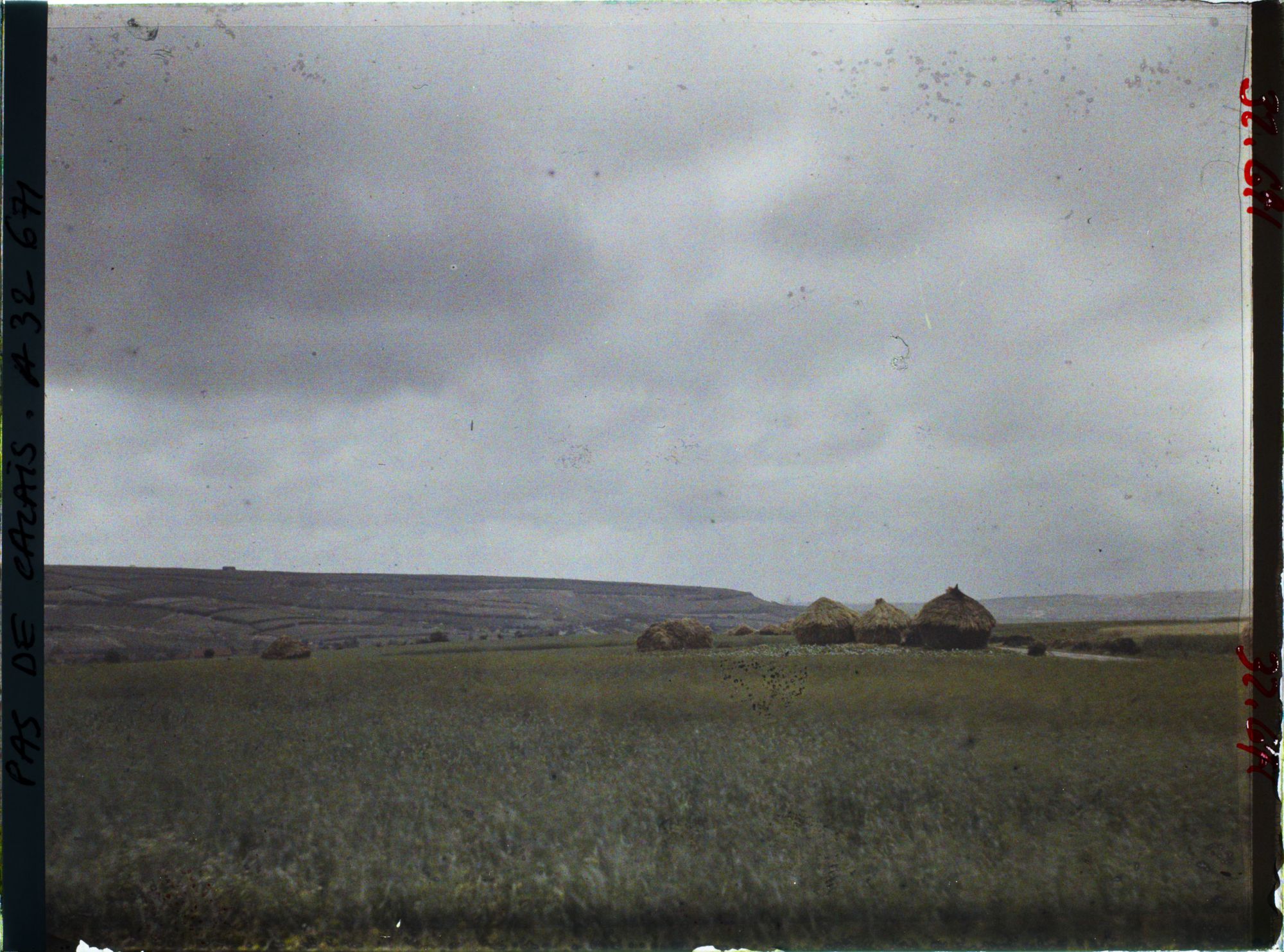 Image représentant France, Carency, Aspect du sol pris du moulin Topart vers l'Eperon de Souchez