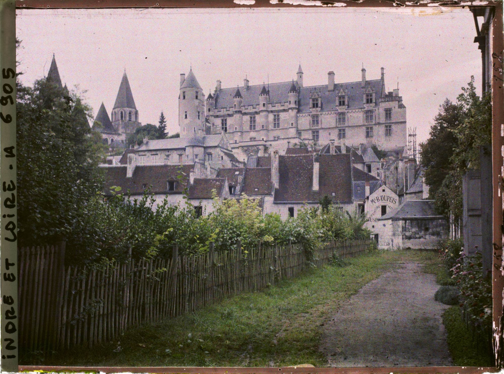 Image représentant Les maisons dominées par le Logis royal du château