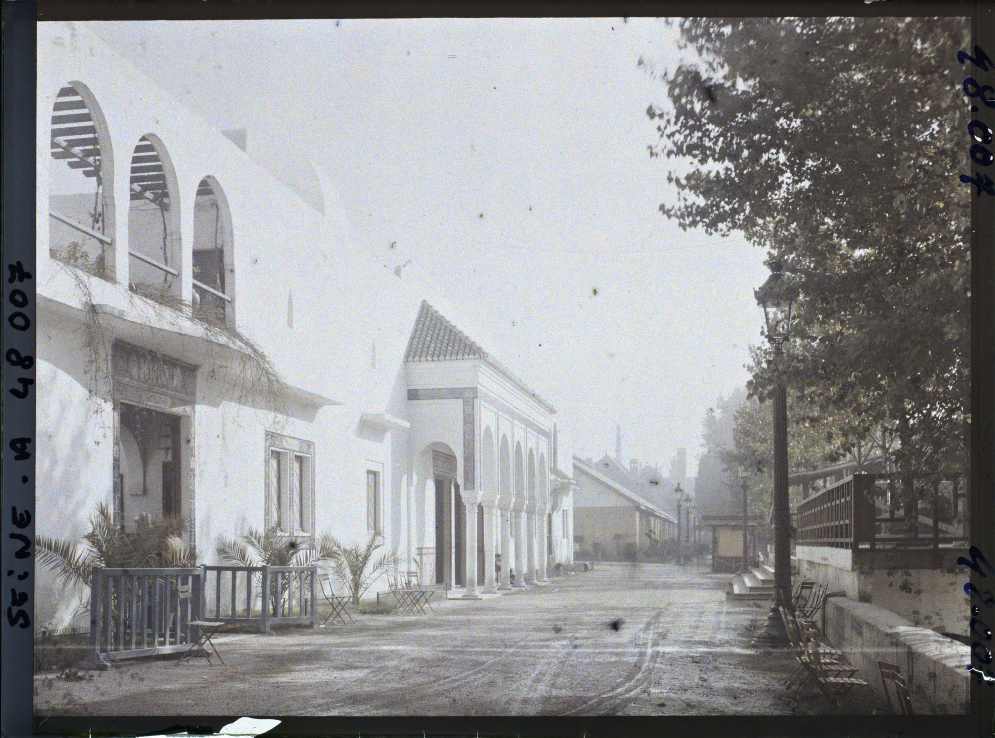 Image représentant L'Exposition des arts décoratifs, Pavillons de la Tunisie et de l'Algérie