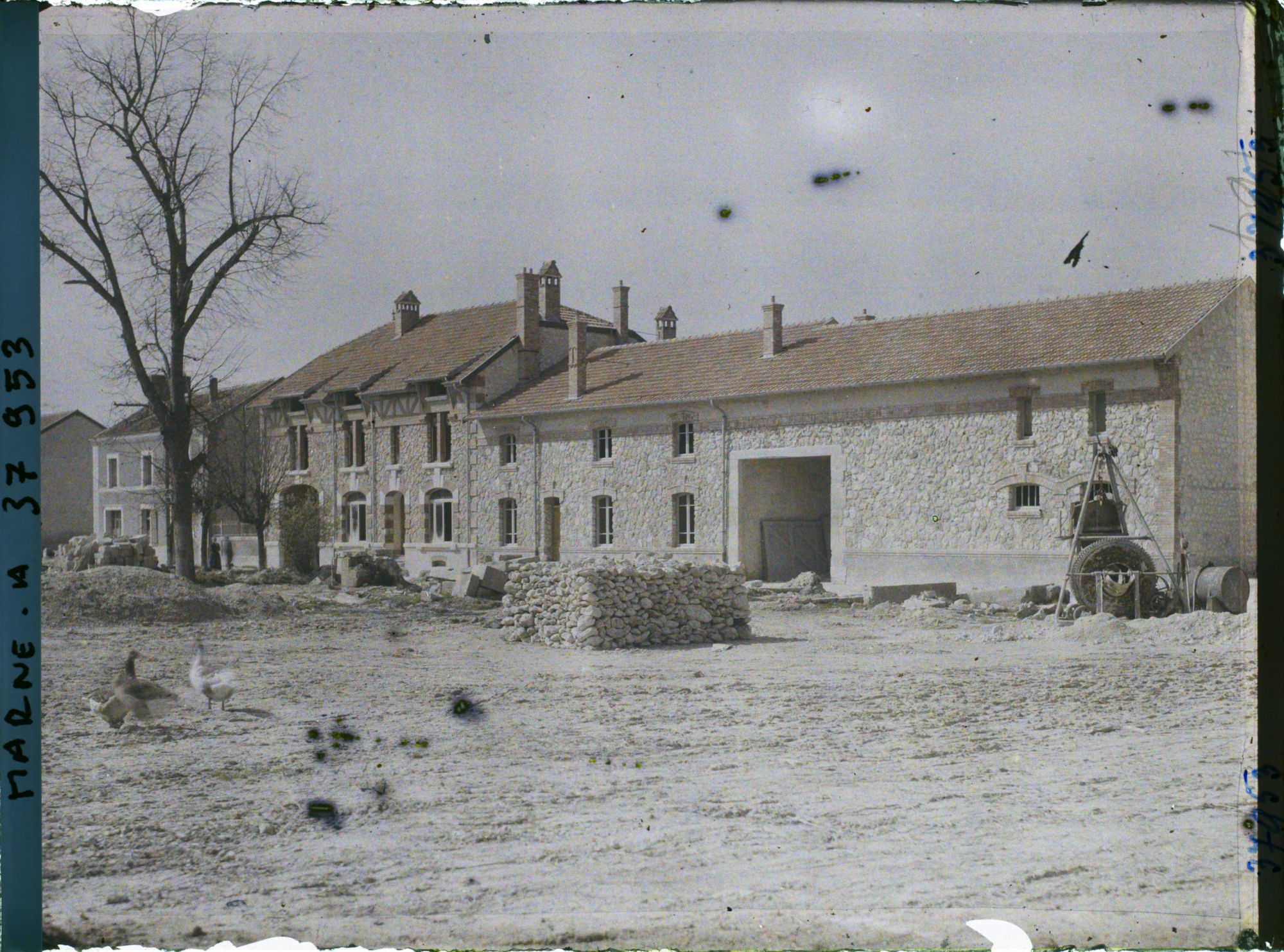 Image représentant France, Beine, Ferme et nouvelles maisons