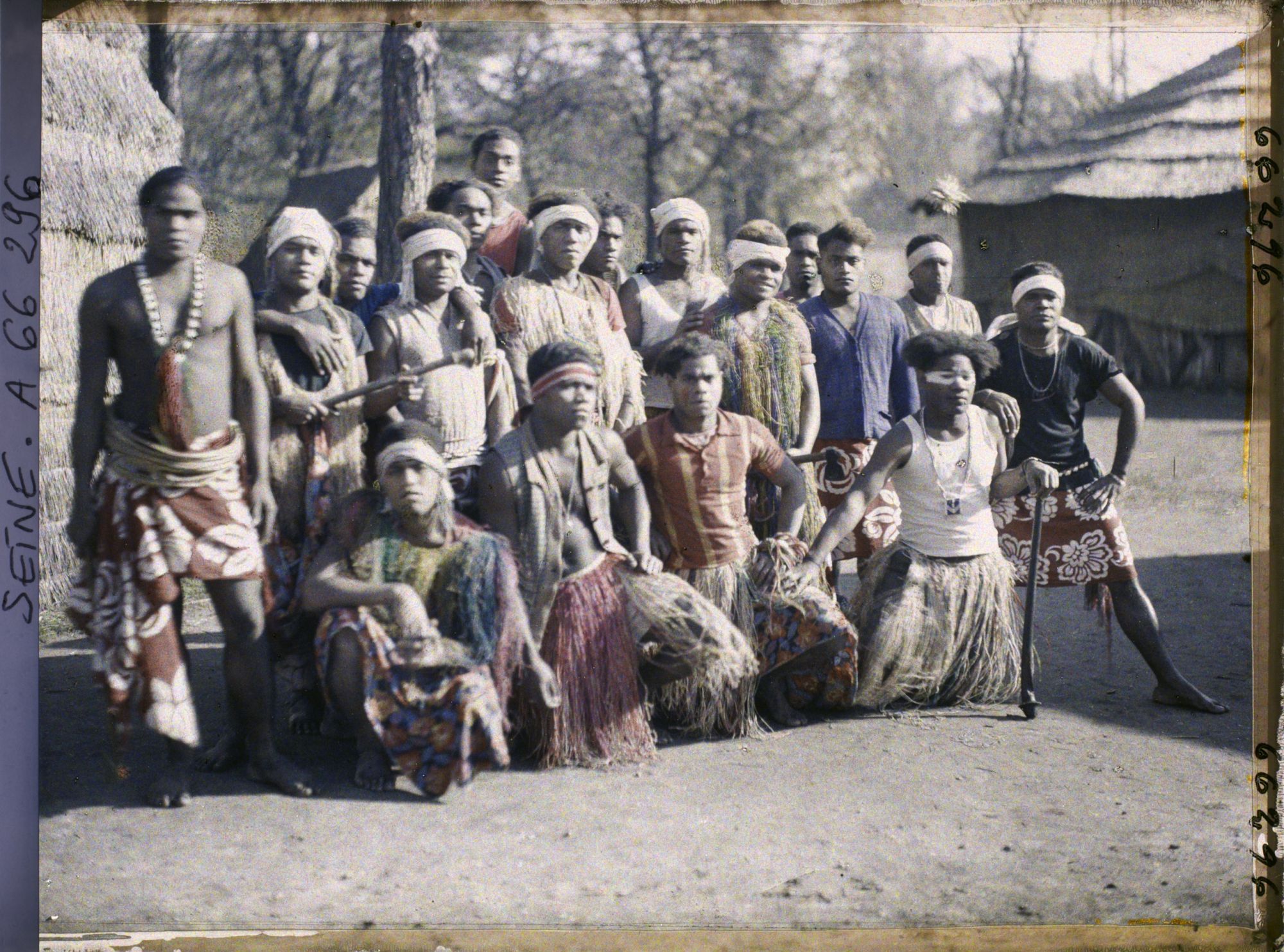 Image représentant L'Exposition Coloniale Internationale de 1931, groupe de kanak