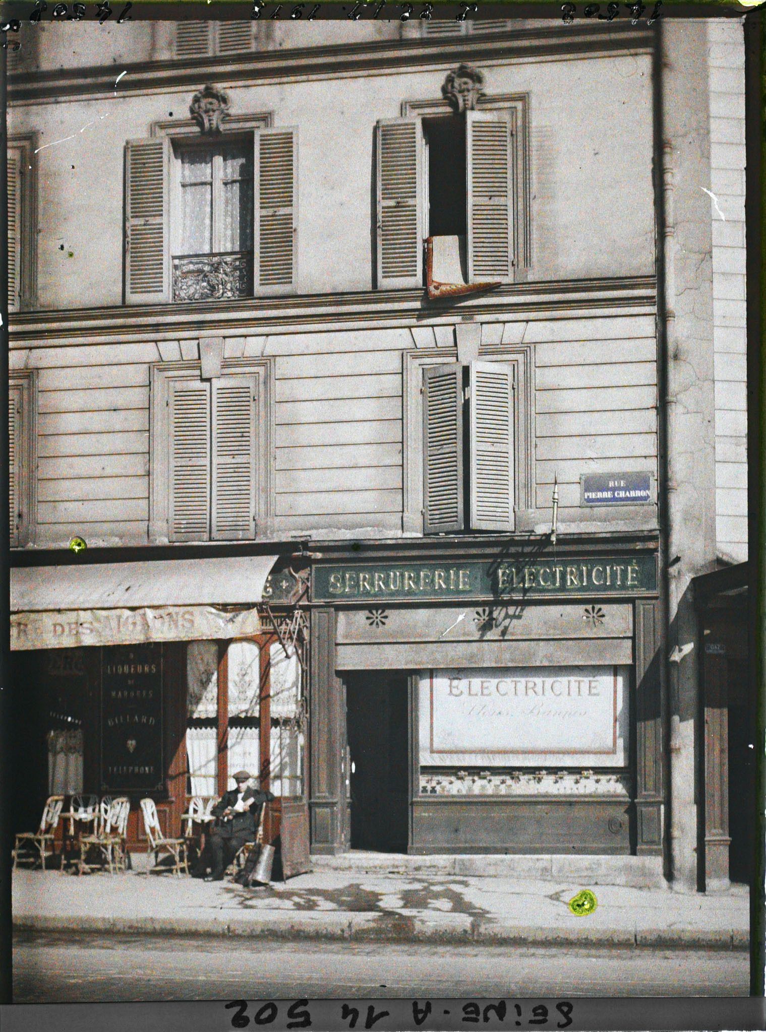 Image représentant Plaque "rue Pierre-Charron", actuellement n°9 rue Pierre-Ier-de-Serbie