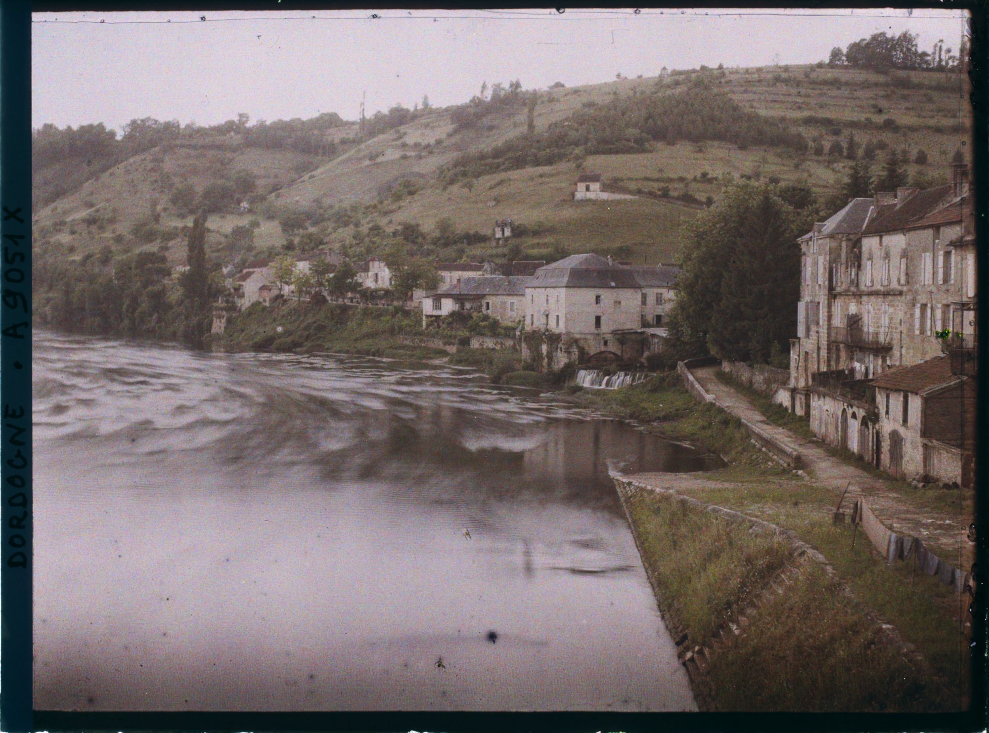 Image représentant France, Le Bugue, Le Bugue en aval du Pont s/ la Dordogne
