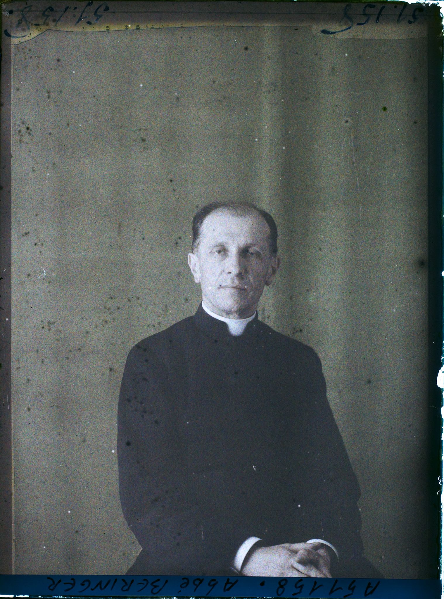 Image représentant L' https://musee-albert-kahn.s-museum.fr/home/NWQ2OTAwYzNmYjZlZTk1ZWQwODJmMjY4L2dlbmVyaWMtbm90aWNlLXRhYi9hdXRob3JpdHkvNjE3YTc5ZjVjZjhiODk2OGIzMzM3ZDIx/5d6900c3fb6ee95ed082f268/generic-notice-tab/authority/617a79ebcf8b8968b3336890 abbé Béringer