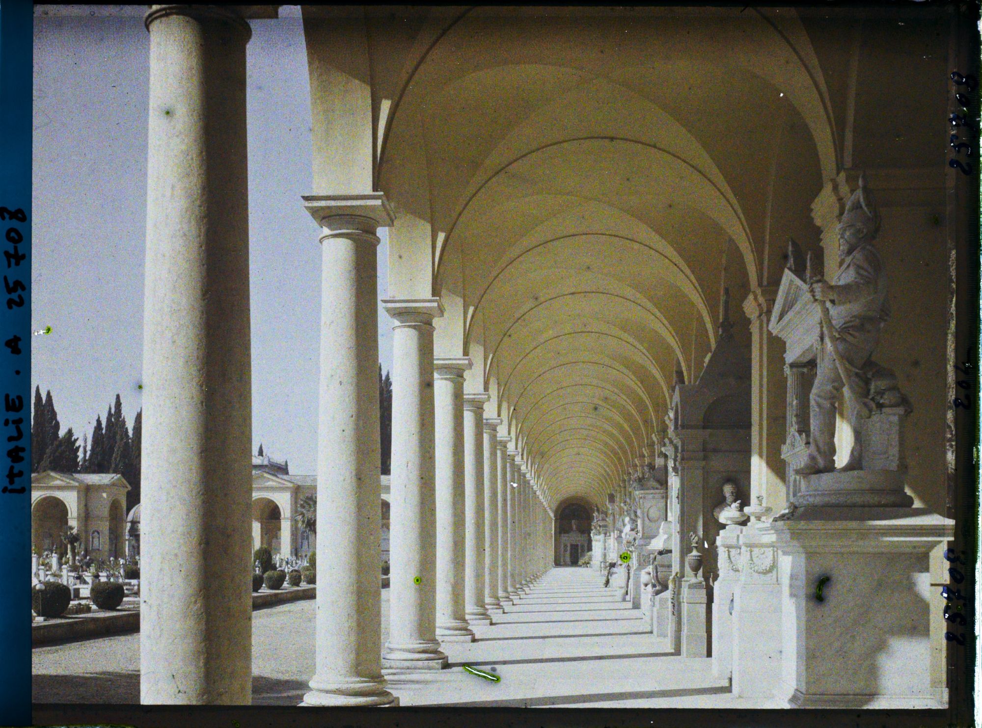 Image représentant Cimetière de Campo Verano à San Lorenzo, galerie