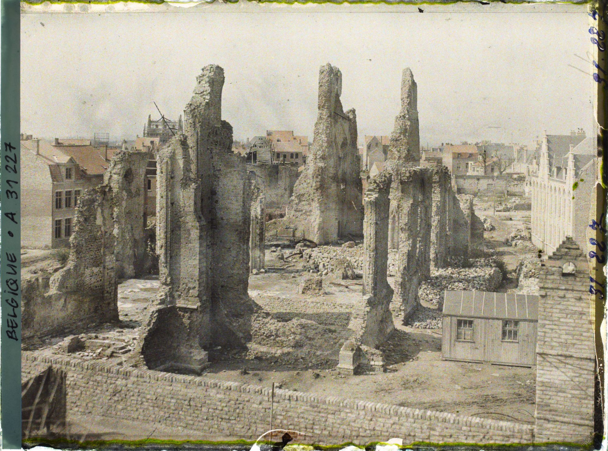 Image représentant Belgique, Ypres, Vue Générale des ruines de l'Eglise St Jacques