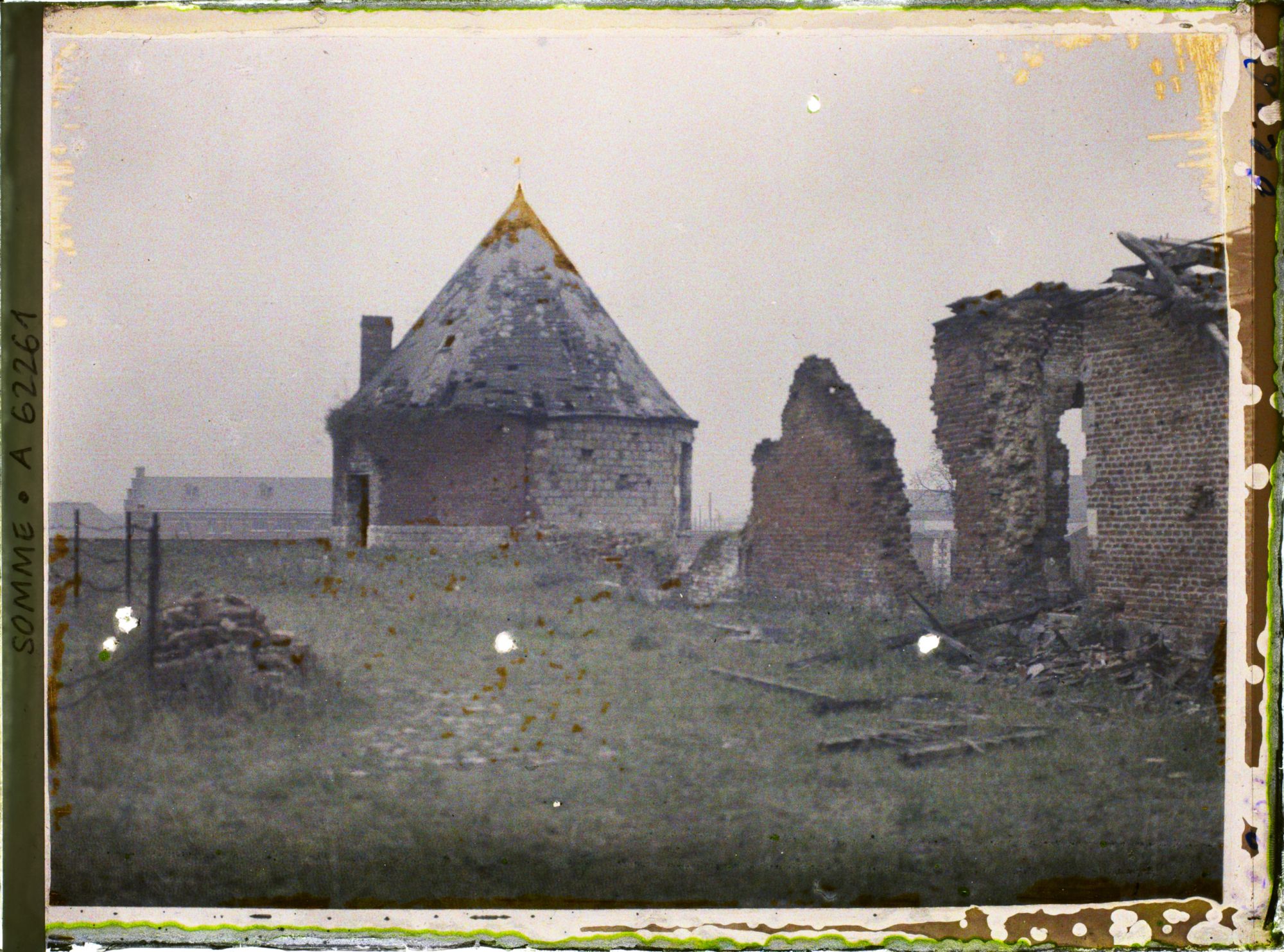 Image représentant Somme, Péronne, Ruines de la Terrasse du Château