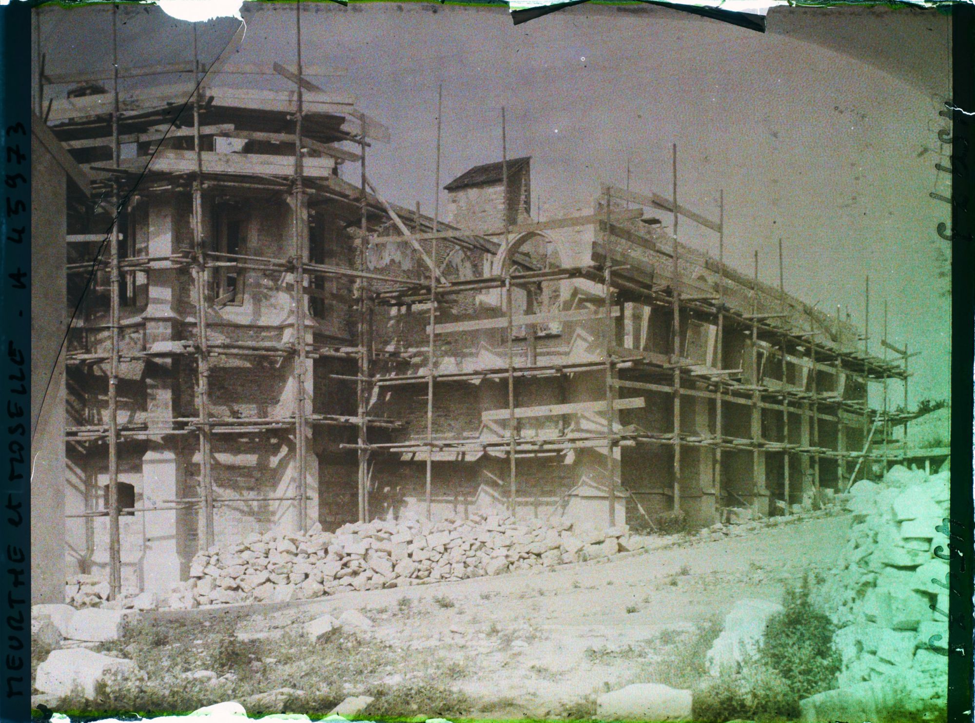 Image représentant France, Nomény, Eglise en reconstruction