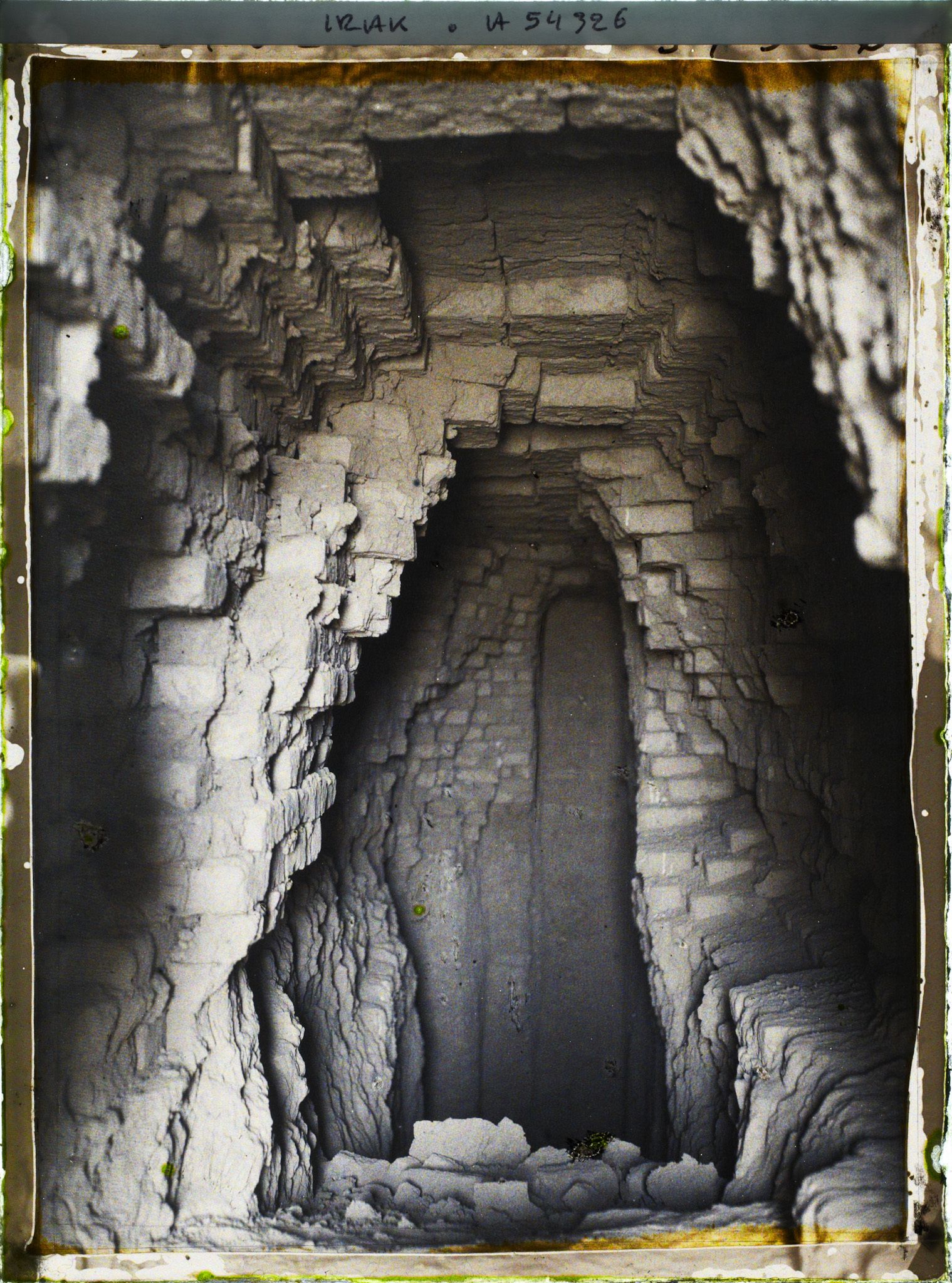 Image représentant Entrée des fouilles sous la Ziggourat