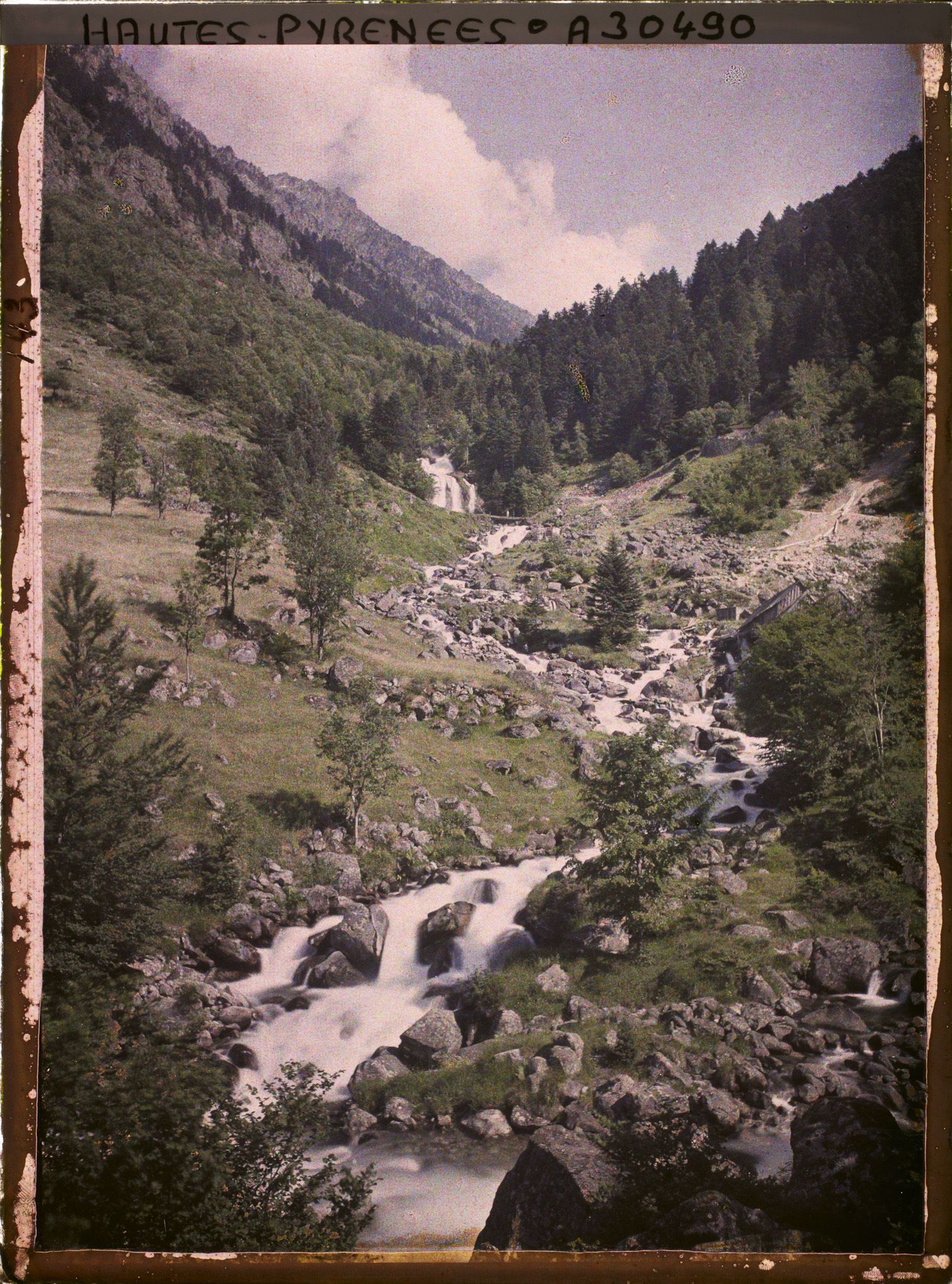 Image représentant France, Cascade de Lutour