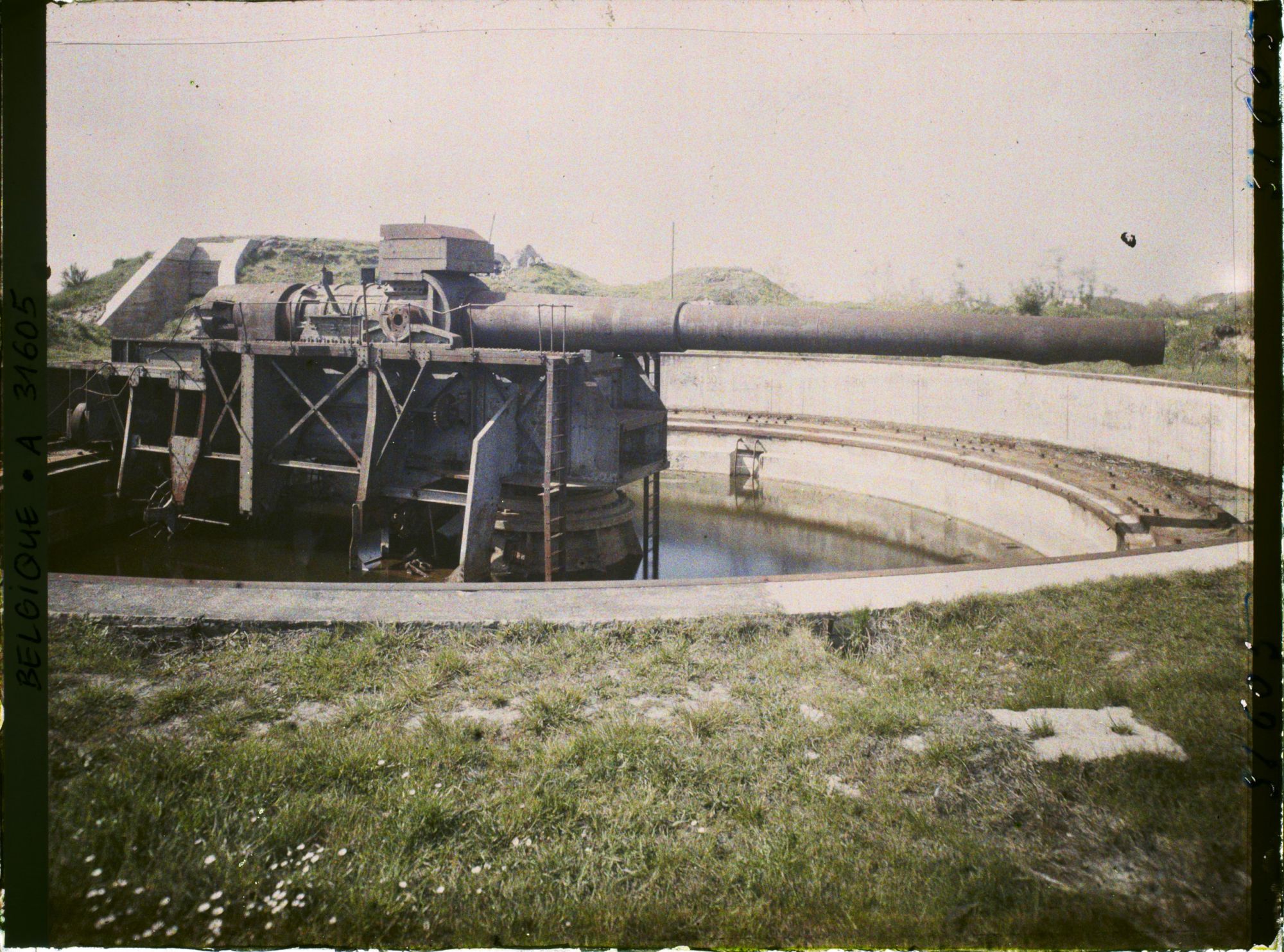 Image représentant Belgique, Ostende, Batterie Deutschland, Autre ensemble de la 2e pièce de droite dans son alvéole