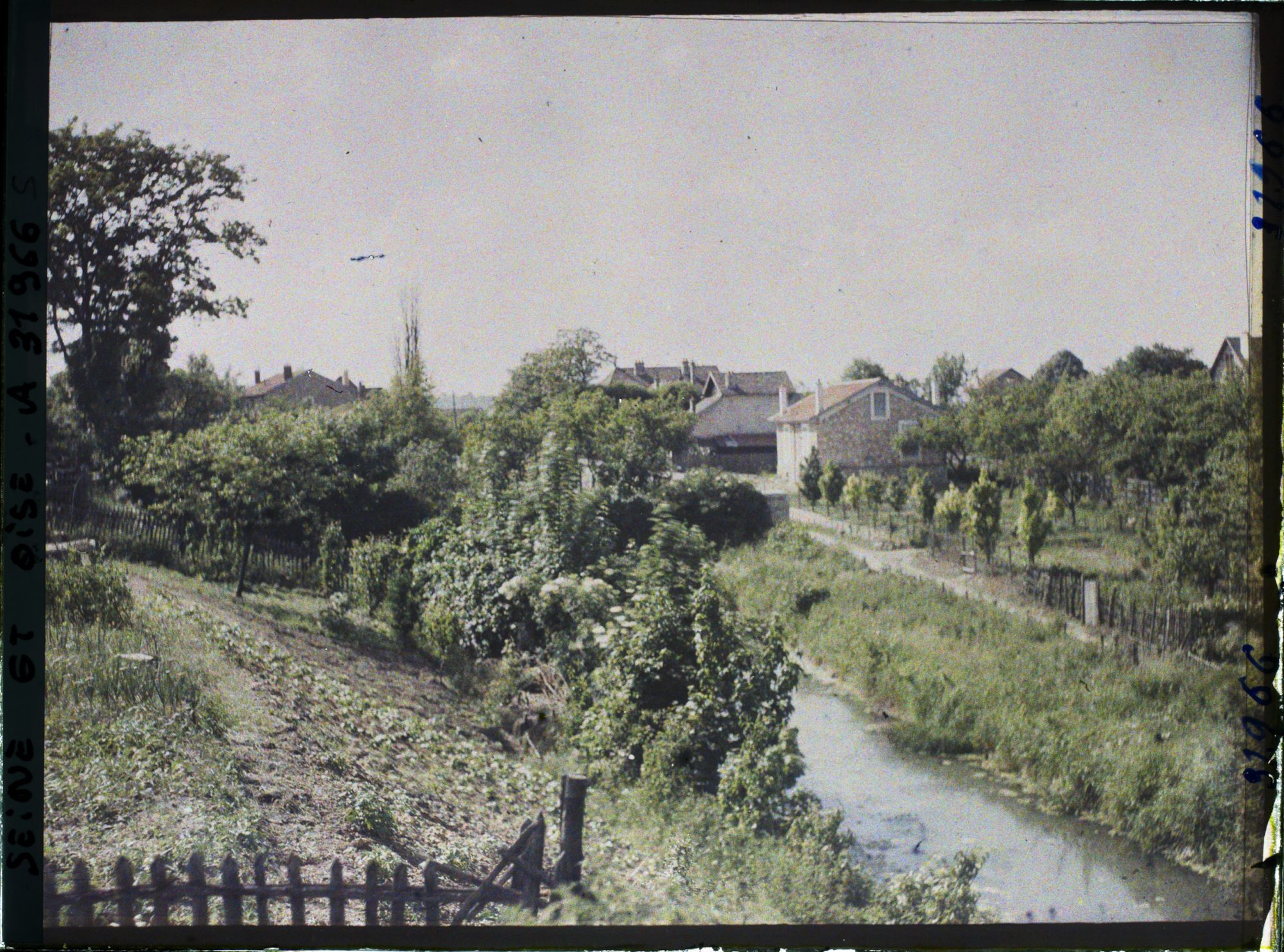 Image représentant France, Marly le Roi, Un Coin du Village