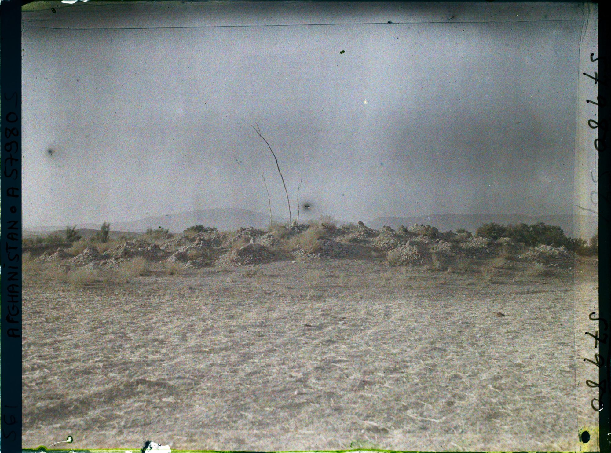 Image représentant Afghanistan, Kalat-i-Ghilzai, Cimetière du Village