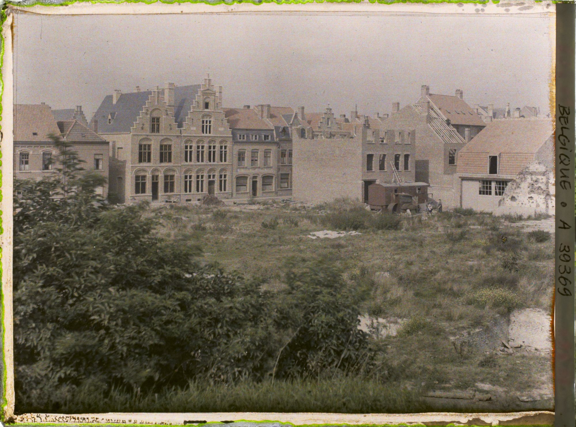 Image représentant Belgique, Ypres, Reconstruction rue de Lille