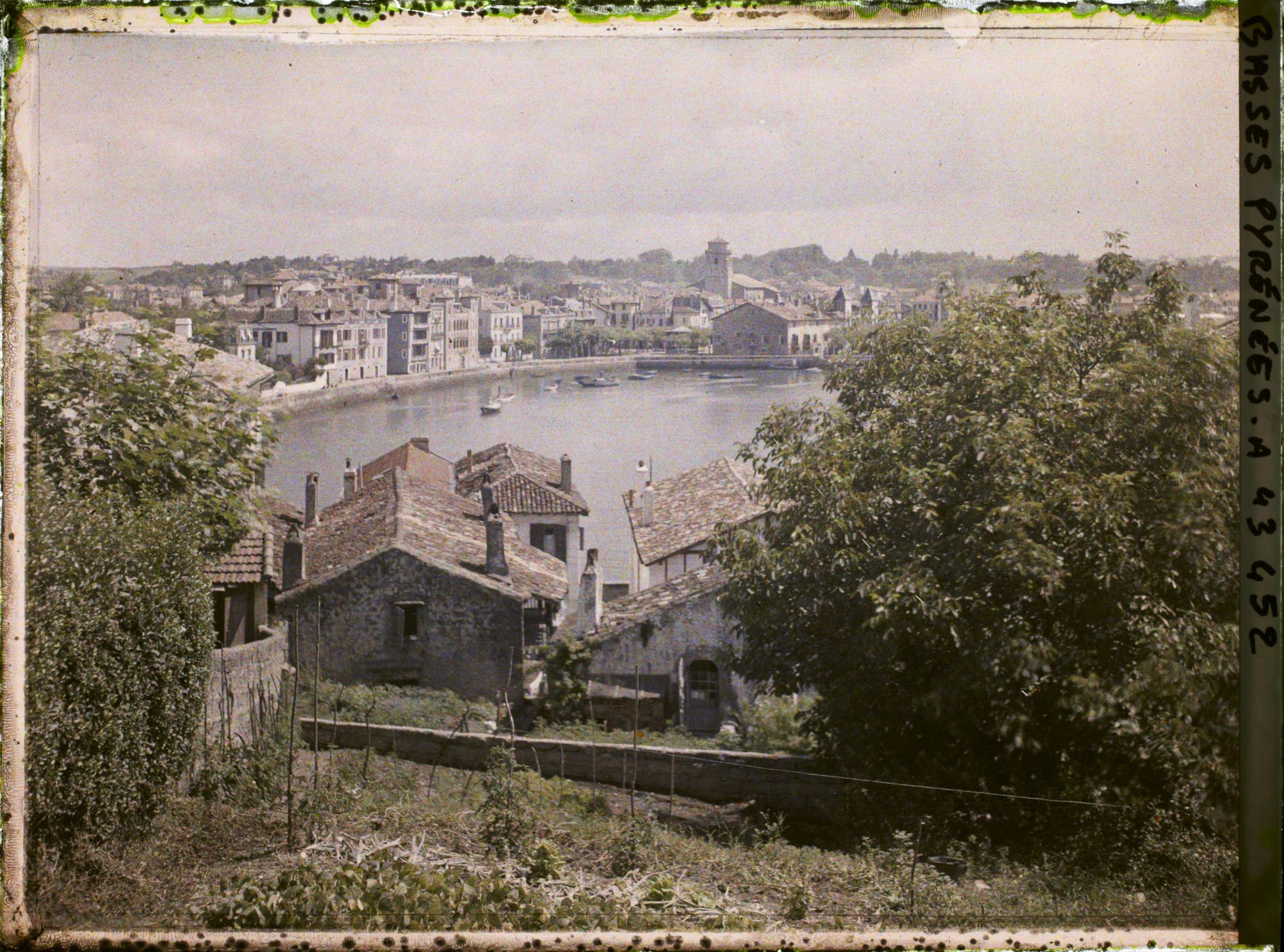 Image représentant France, Ciboure, Une échappée s/ St Jean de Luz